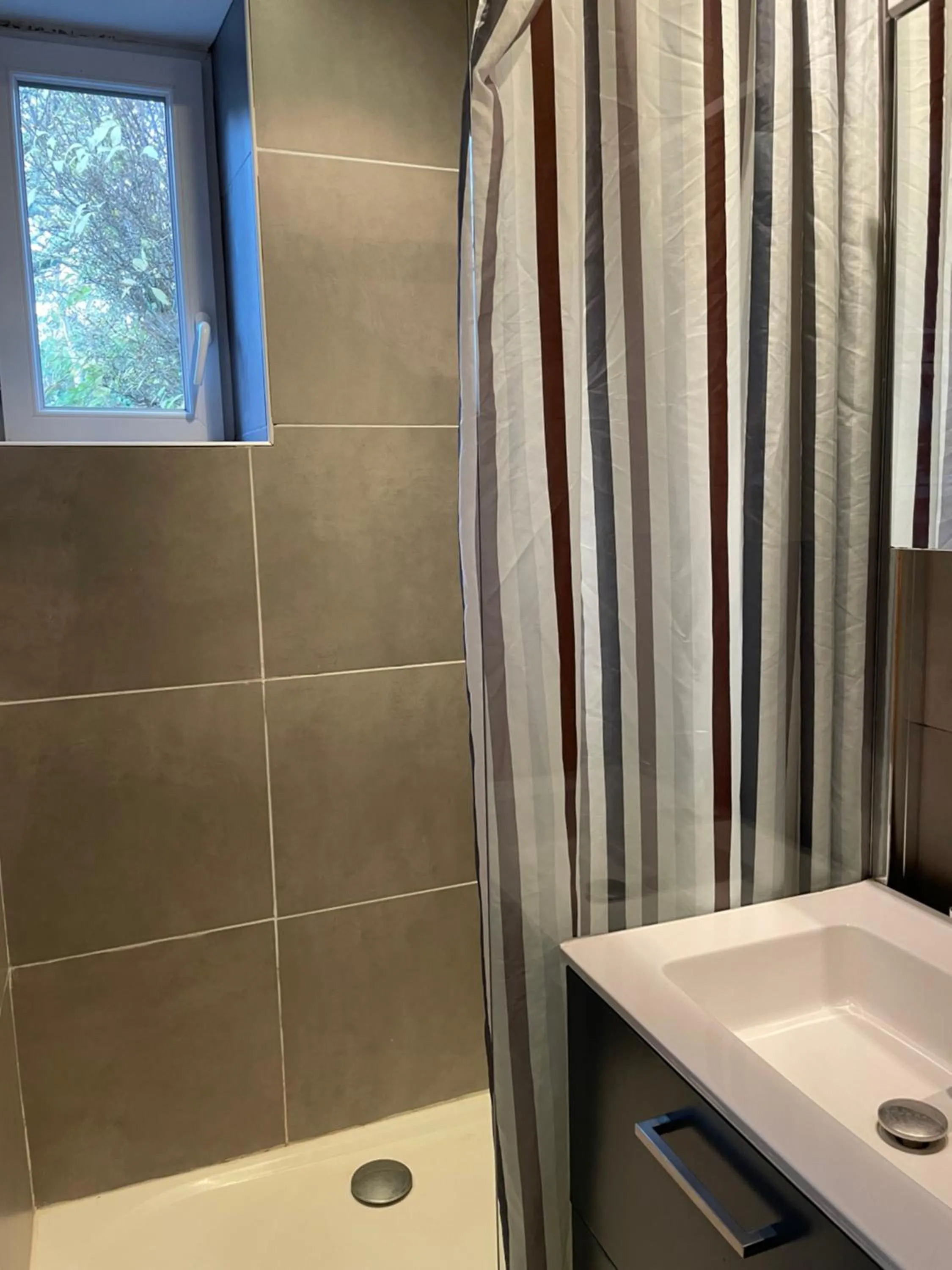 Shower in La Maison Bizienne Guérande - Chambres d'hôtes de charme