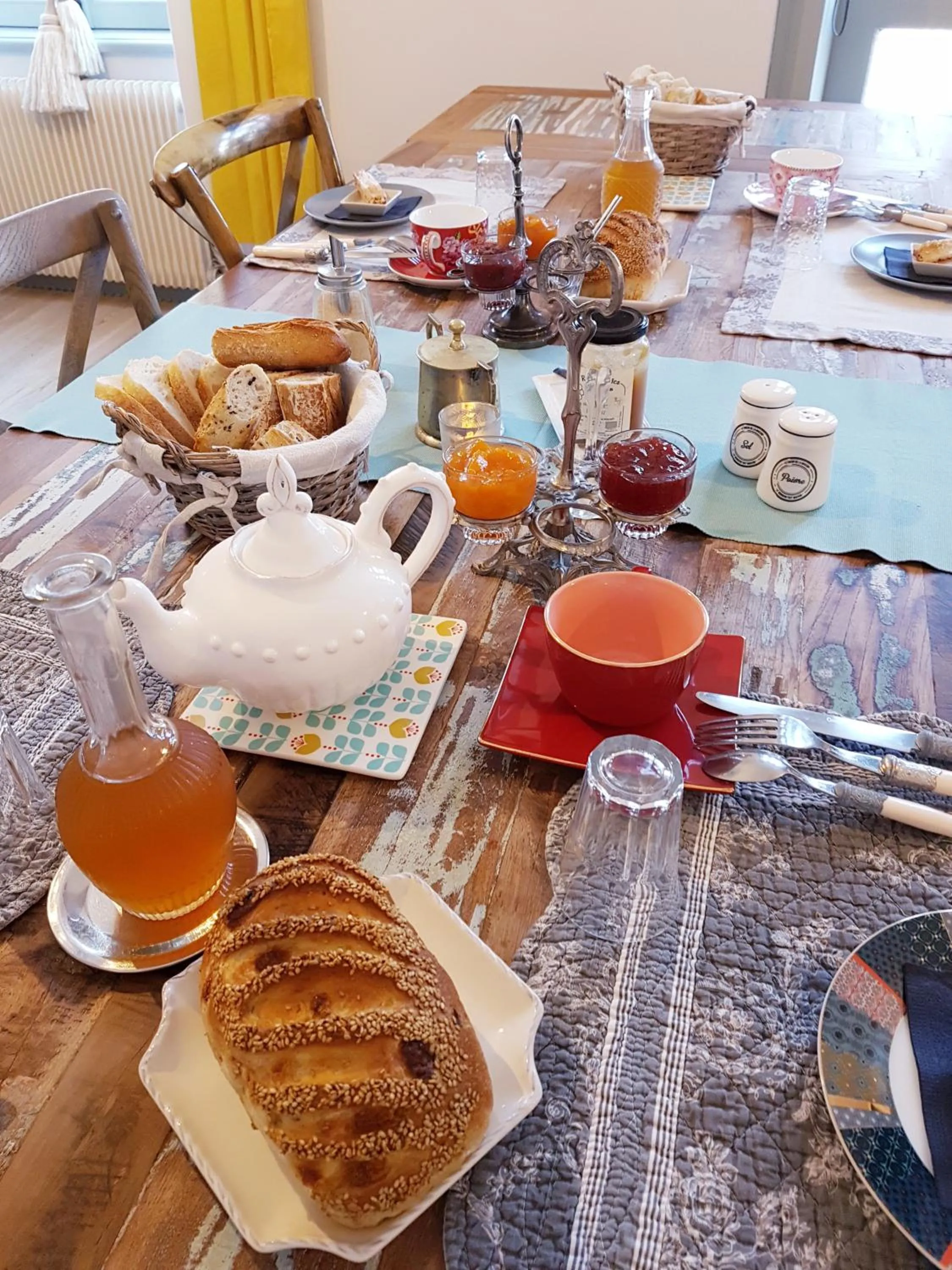 Continental breakfast in La Maison Bizienne Guérande - Chambres d'hôtes de charme