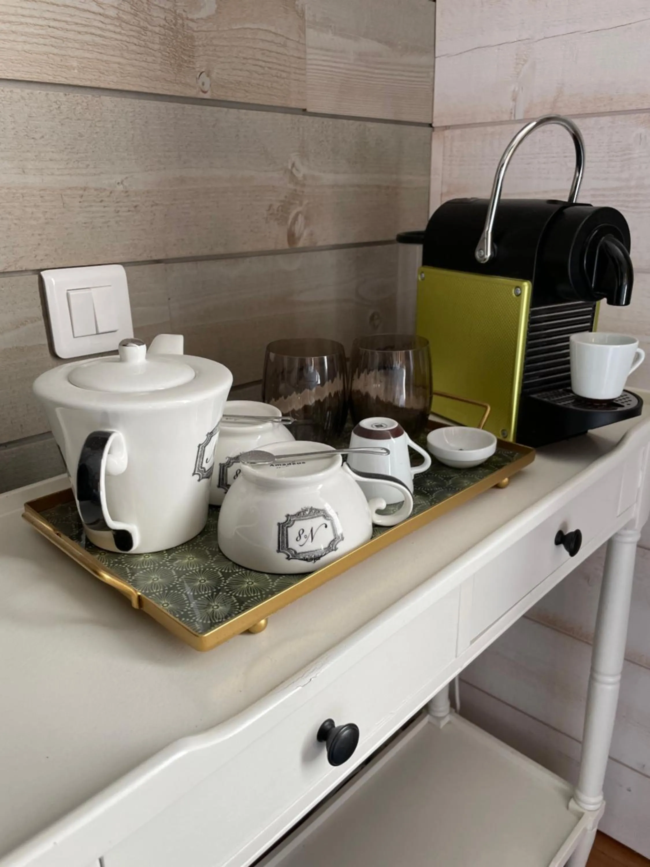 Coffee/tea facilities in La Maison Bizienne Guérande - Chambres d'hôtes de charme