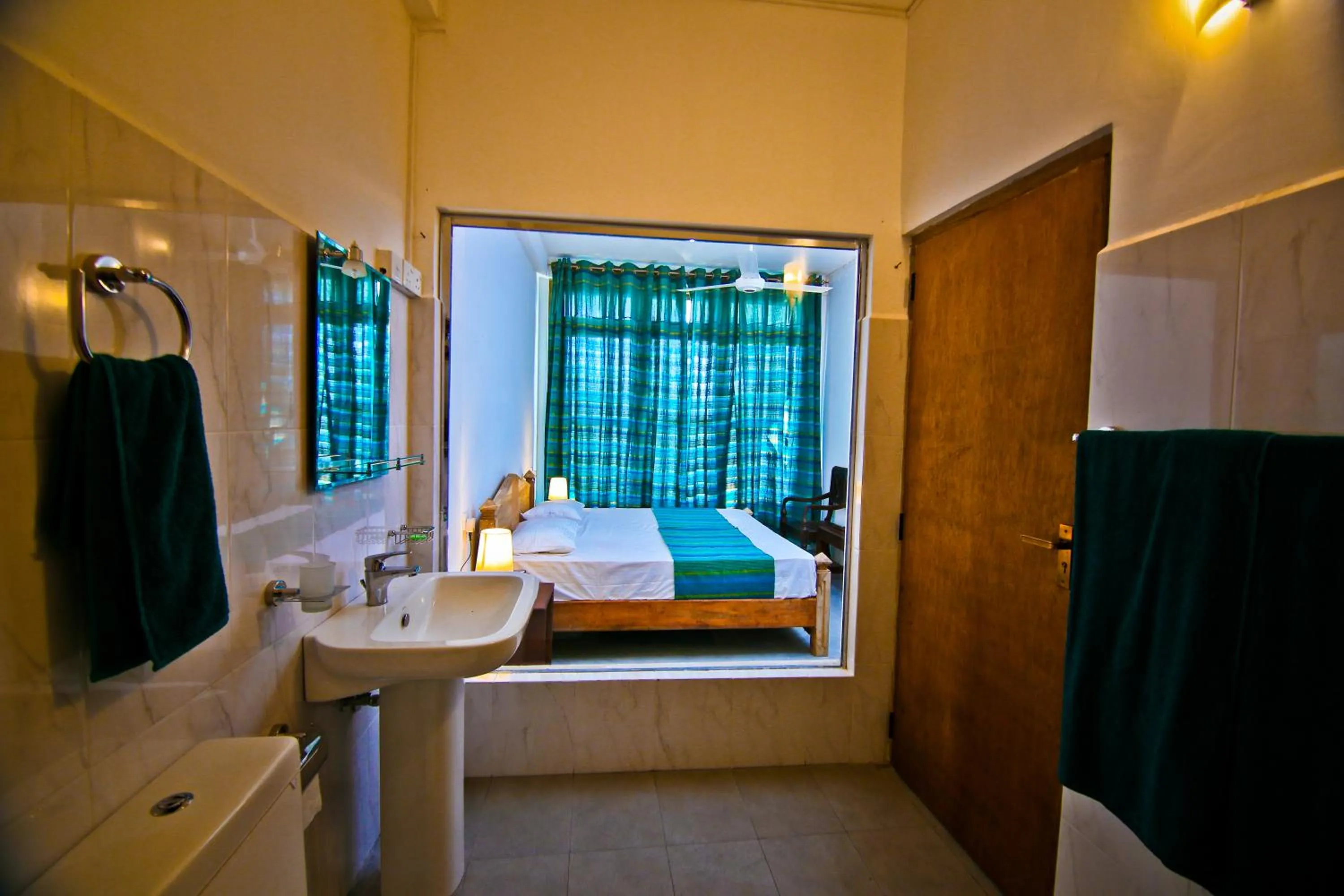 Toilet, Bed in Ella Alpine Resort