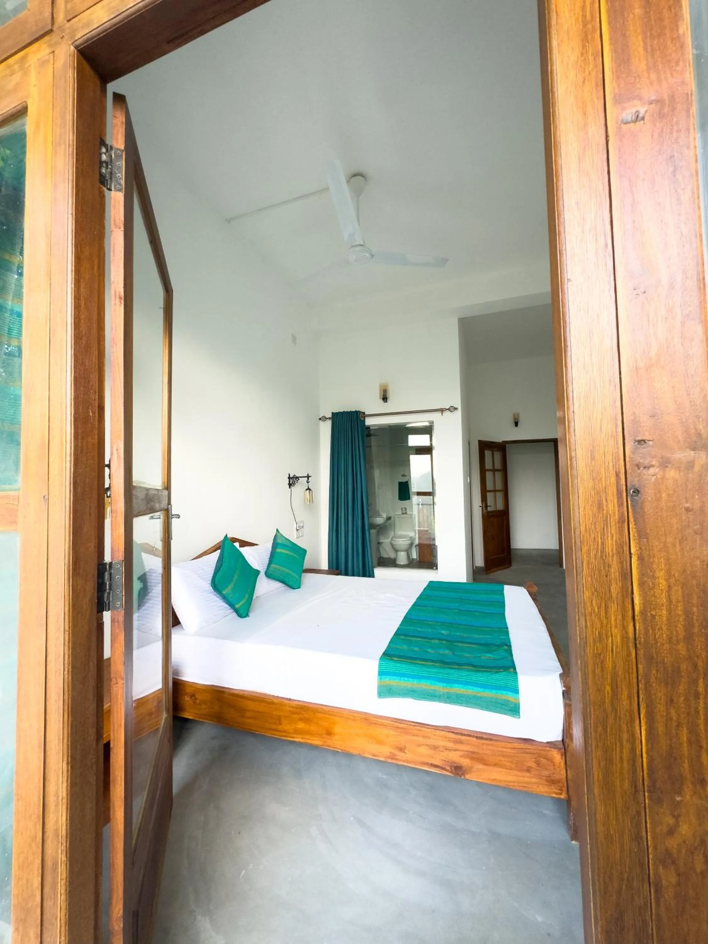 Photo of the whole room, Bed in Ella Alpine Resort