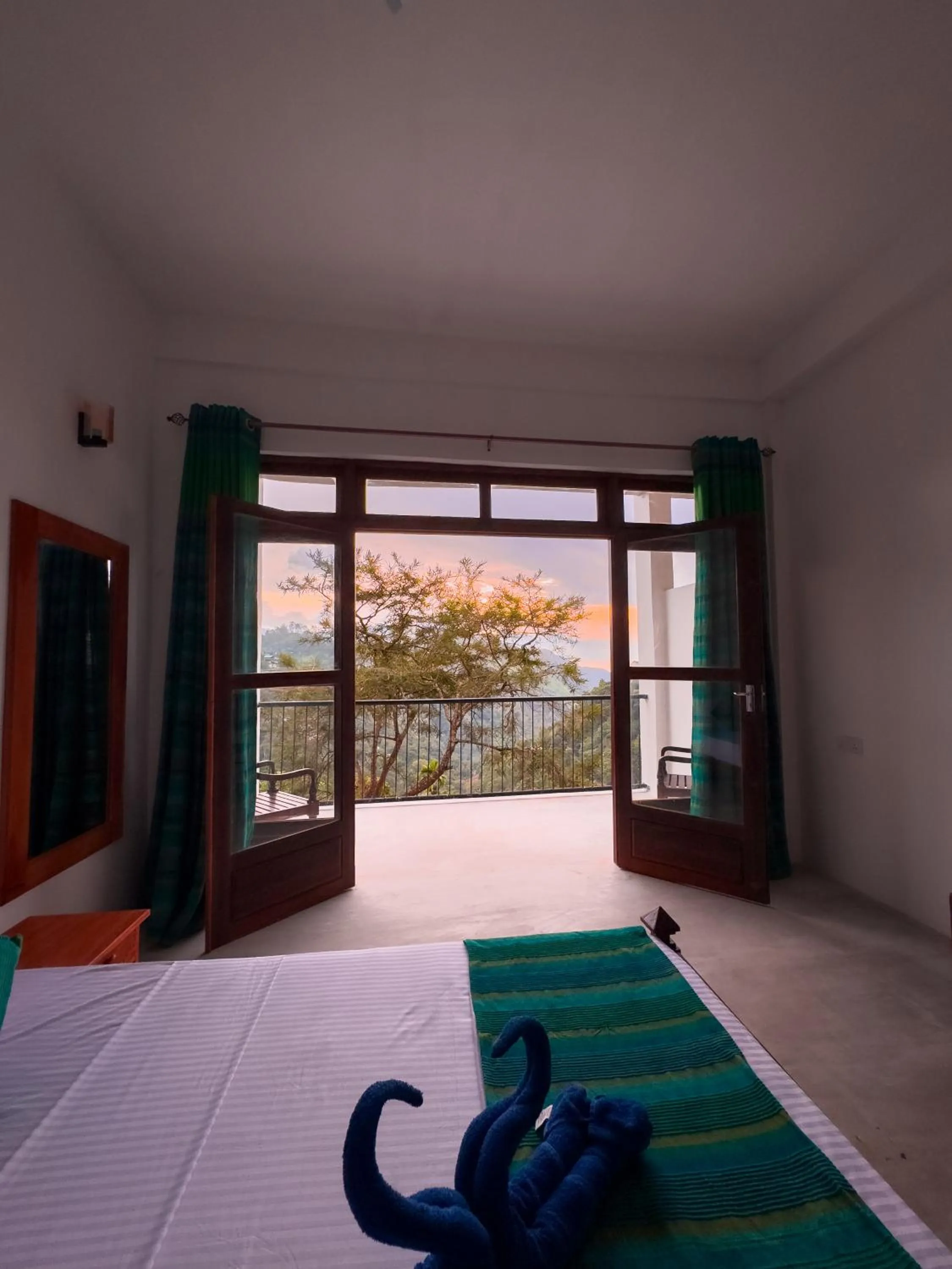 View (from property/room), Bed in Ella Alpine Resort