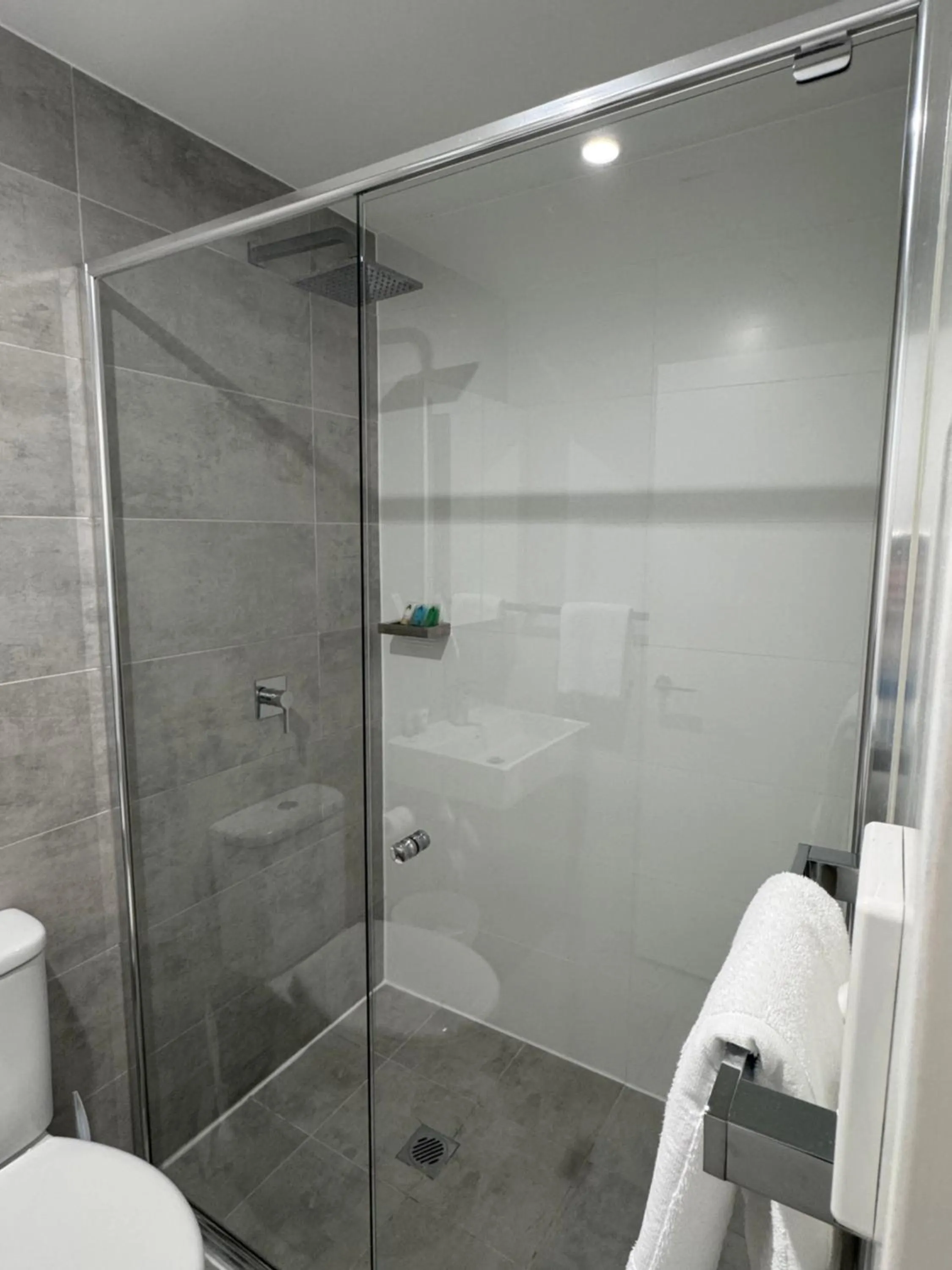 Shower in Value Suites Green Square