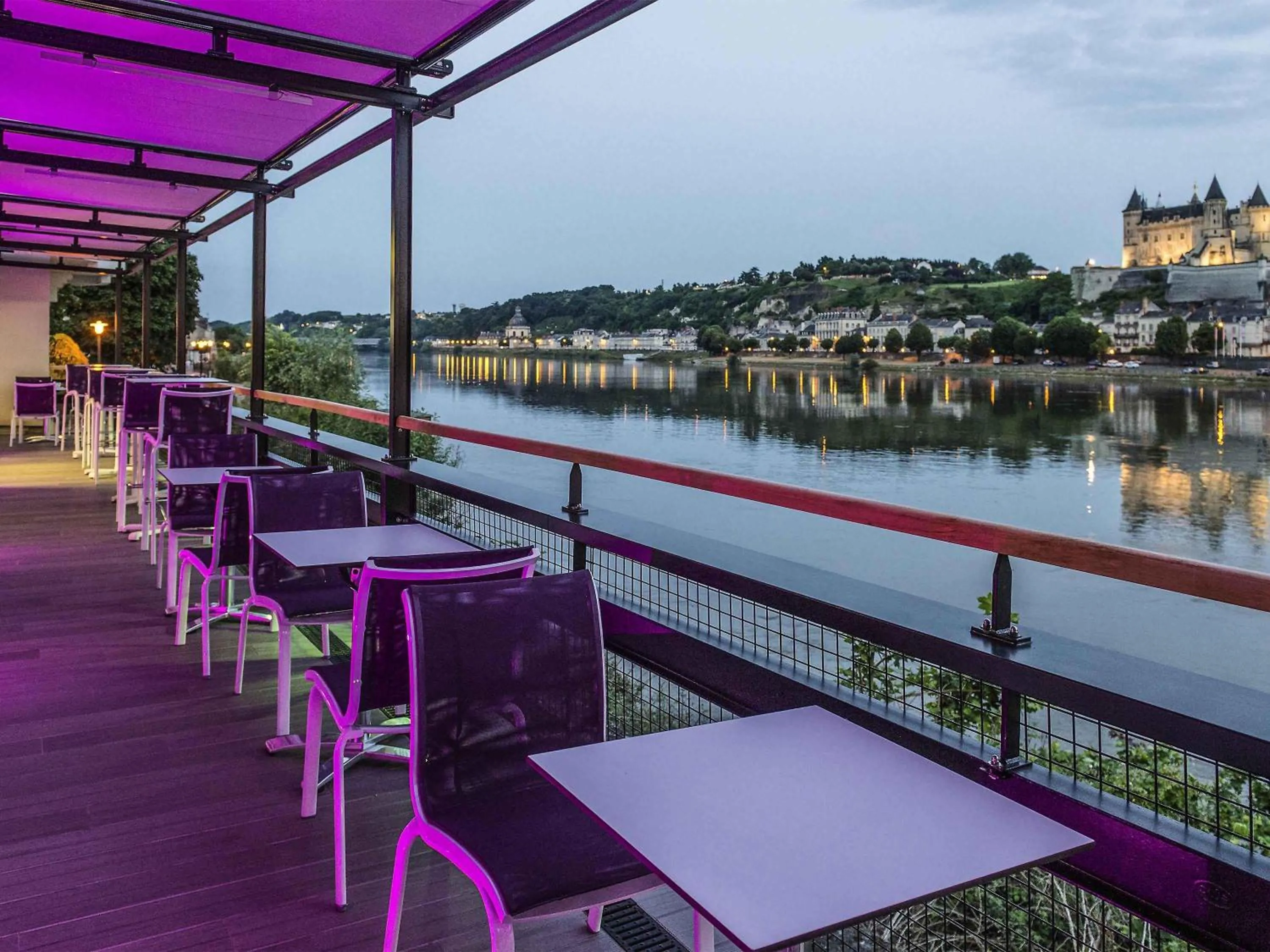 Lounge or bar in Mercure Bords de Loire Saumur