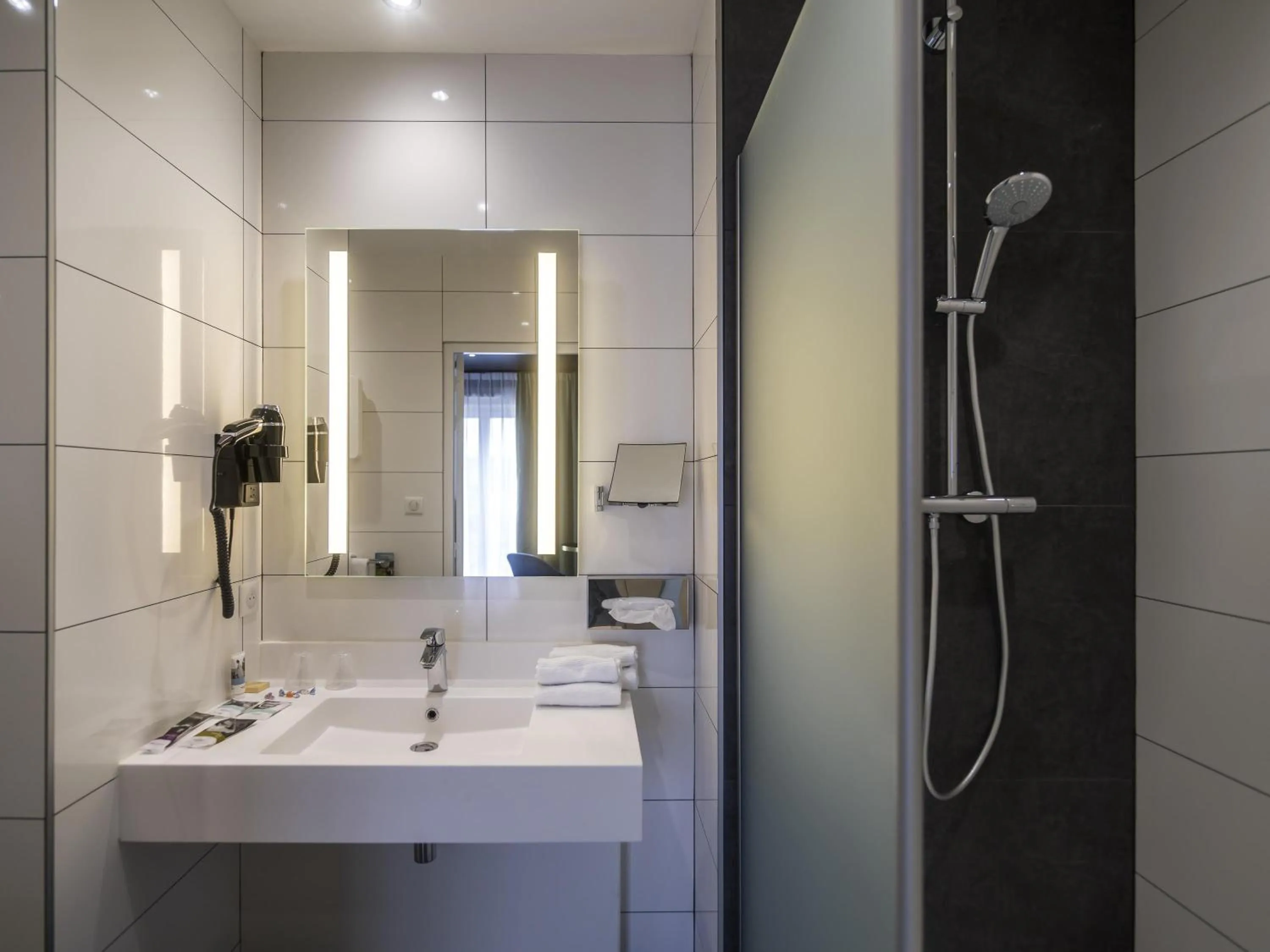 Bedroom in Mercure Bords de Loire Saumur