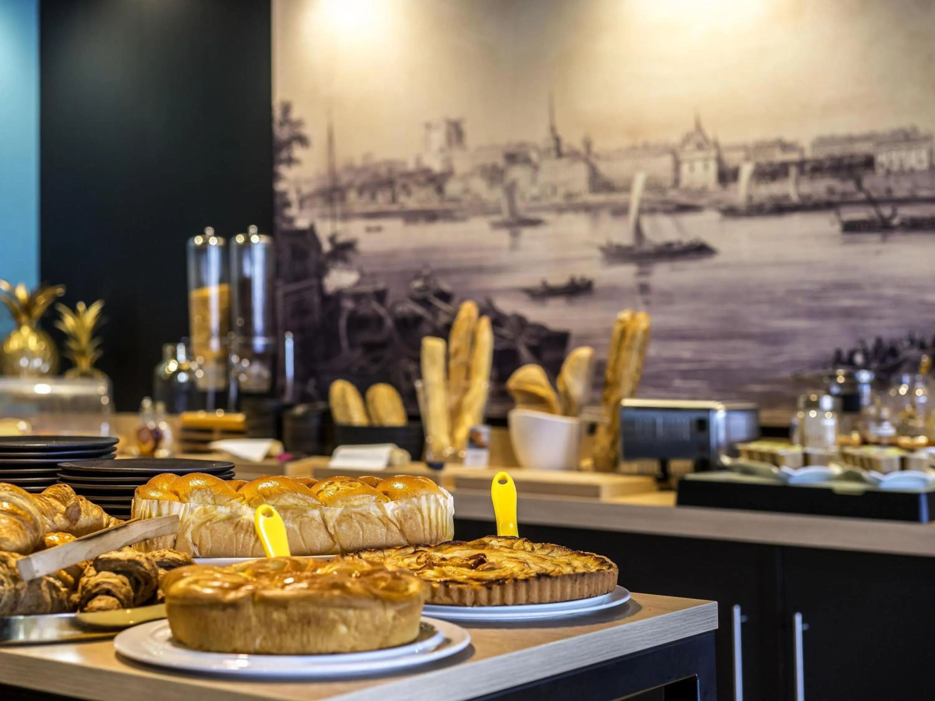 Breakfast in Mercure Bords de Loire Saumur