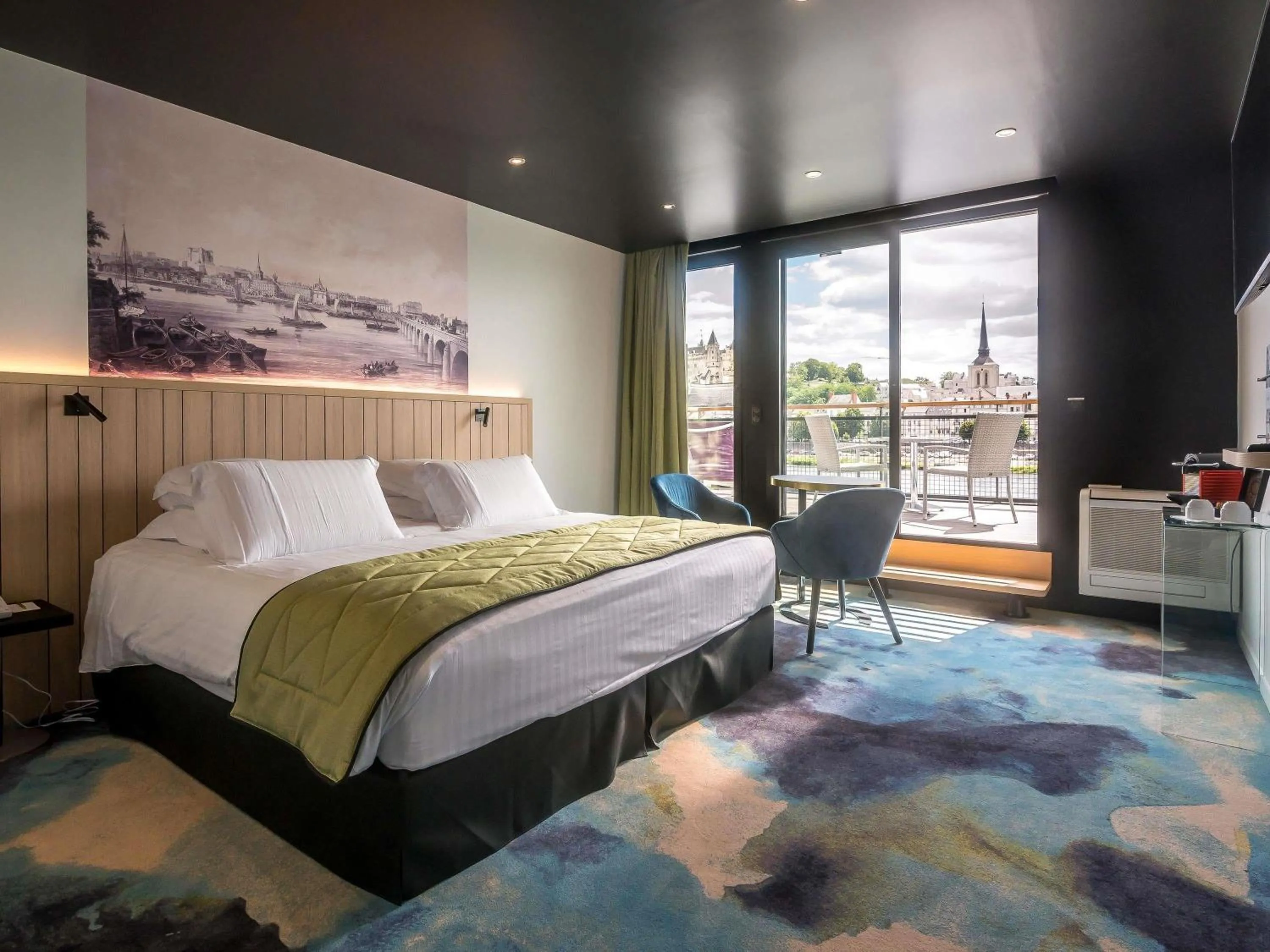 Bedroom, Bed in Mercure Bords de Loire Saumur