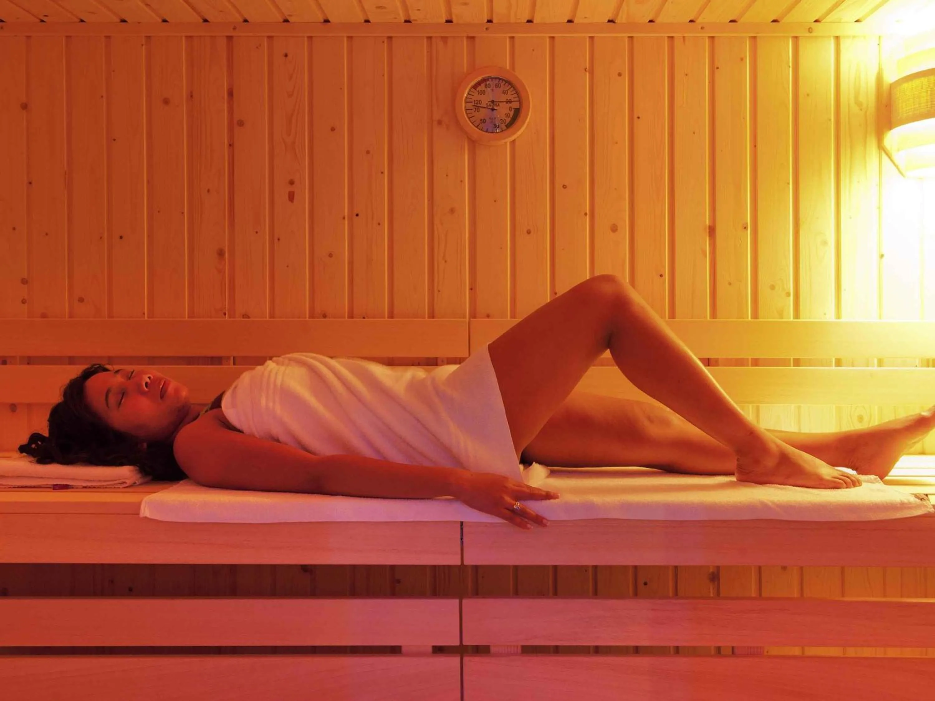 Spa and wellness centre/facilities, Bed in Mercure Bords de Loire Saumur