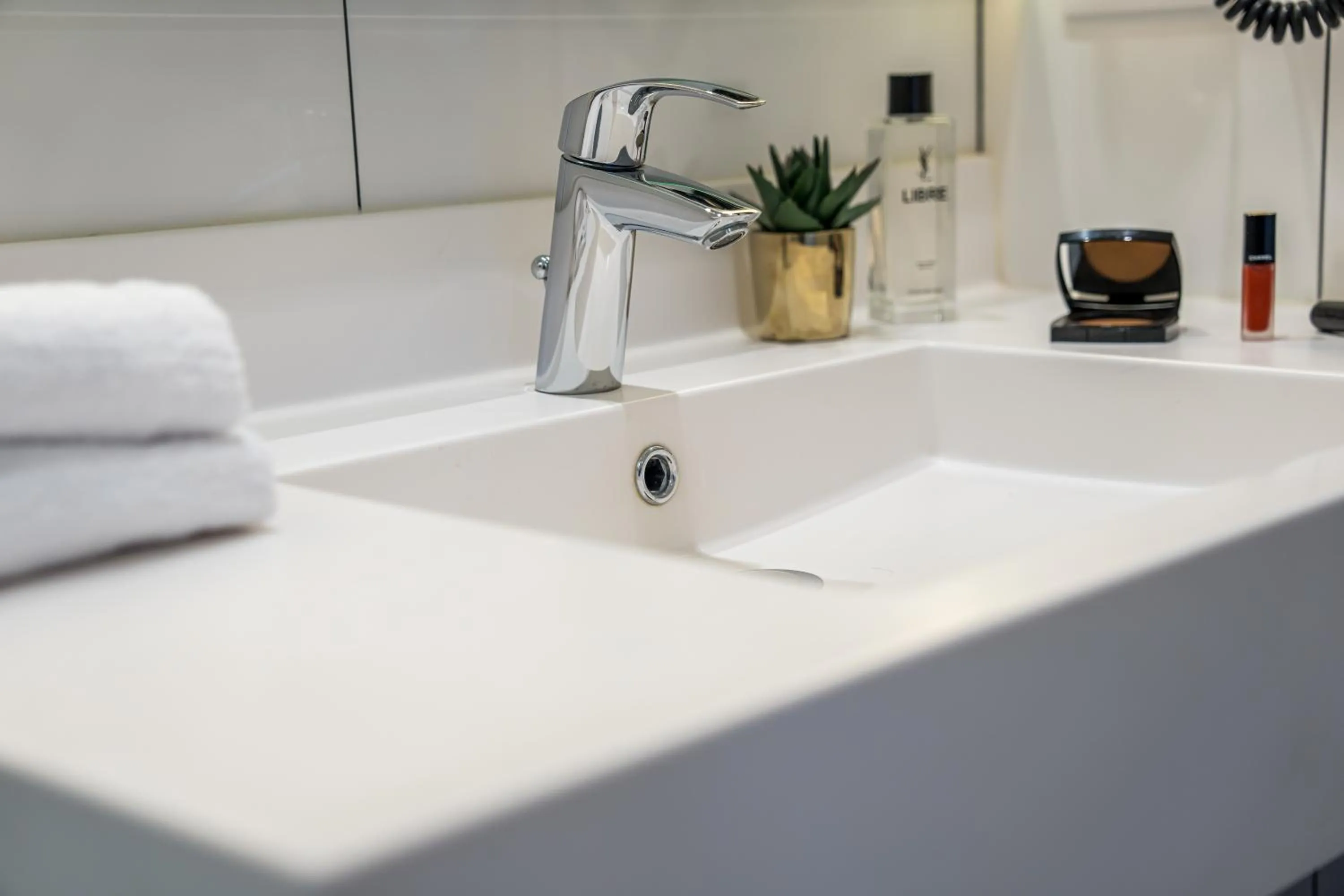 Bathroom in Mercure Bords de Loire Saumur