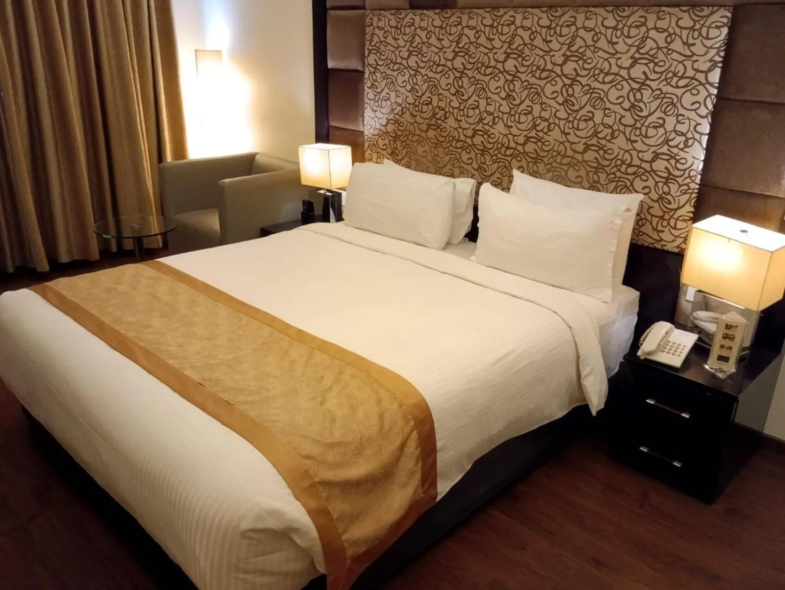 Bed in Hotel Oxina Lygon