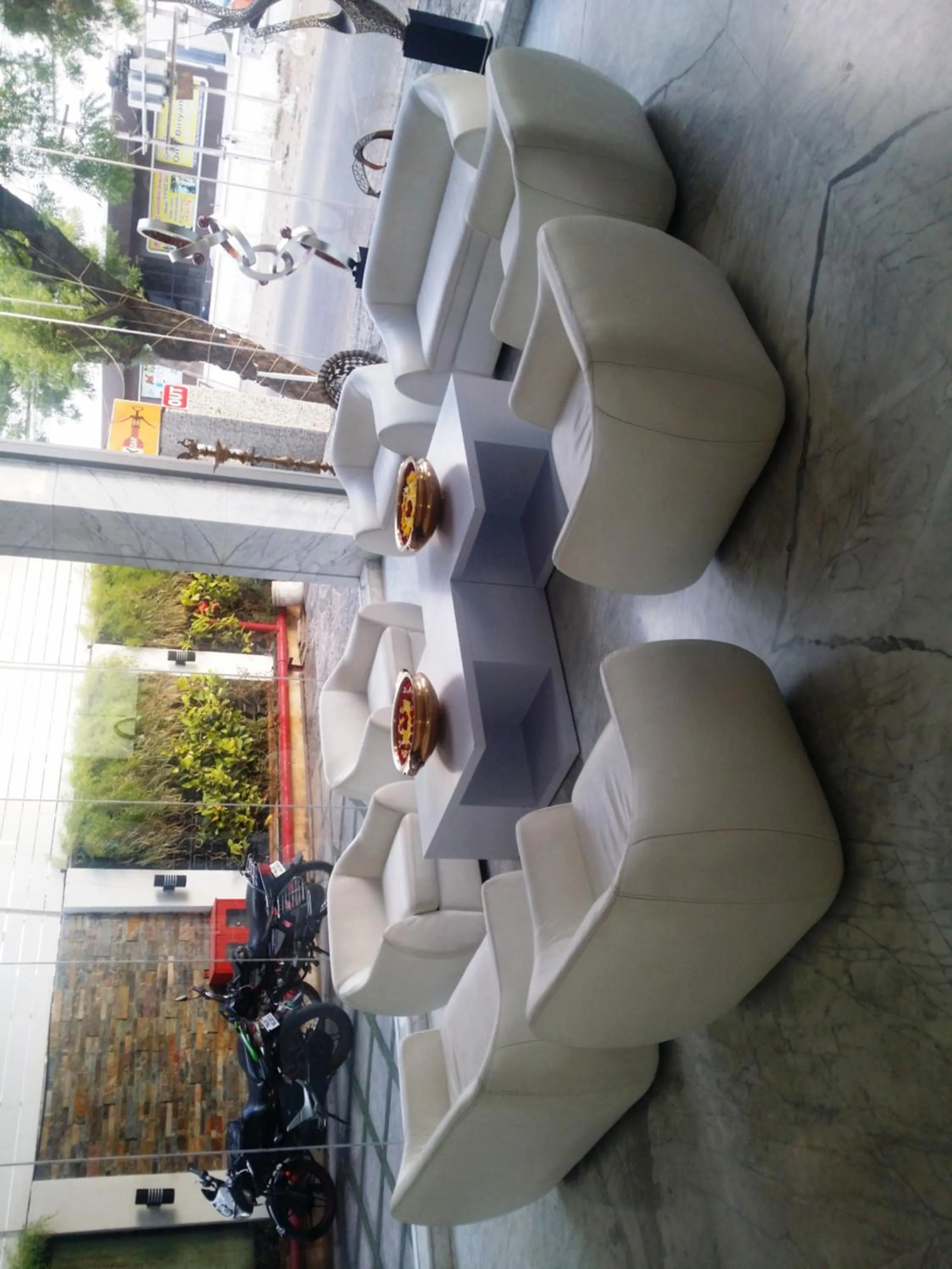 Seating area in Hotel Oxina Lygon