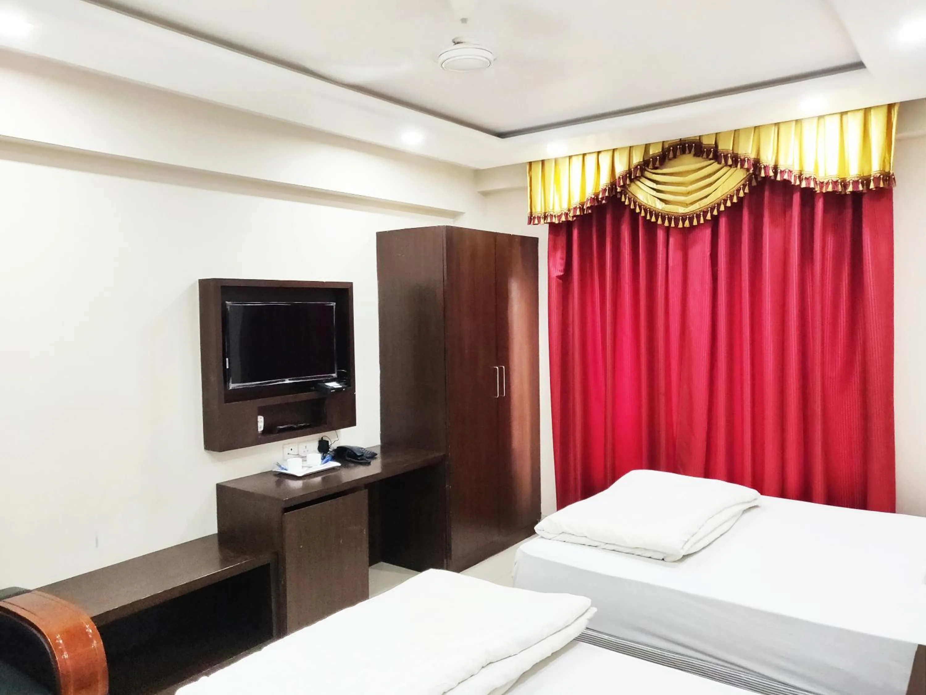 TV and multimedia, Bed in Bodhgaya Seven Inn Hotel n Restaurant
