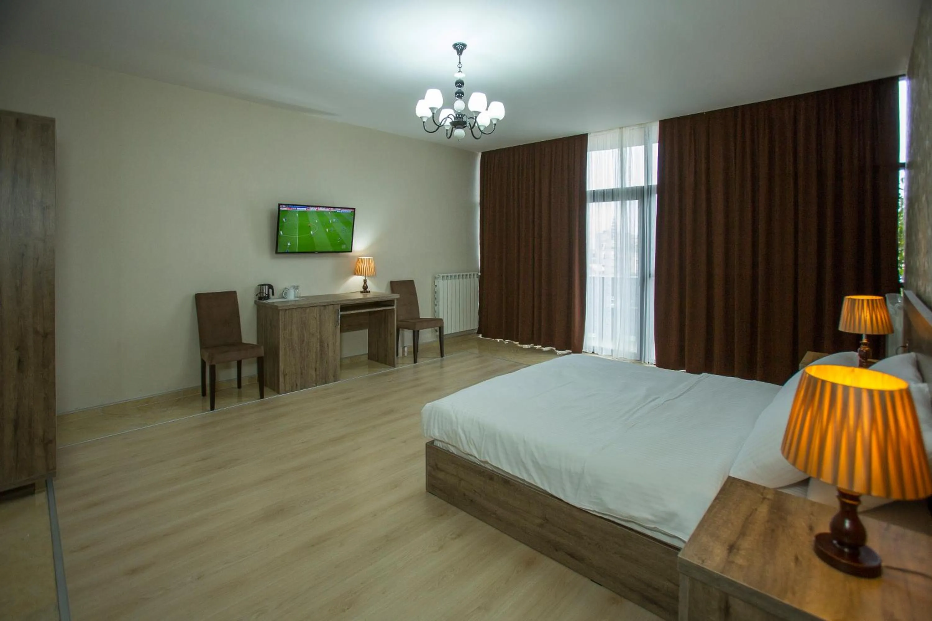 Photo of the whole room, Bed in Ire Palace