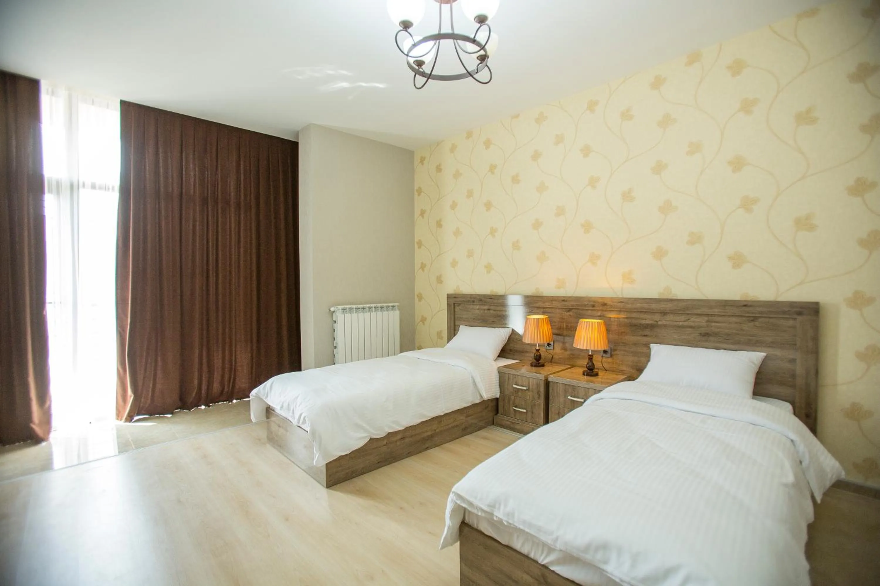 Photo of the whole room, Bed in Ire Palace