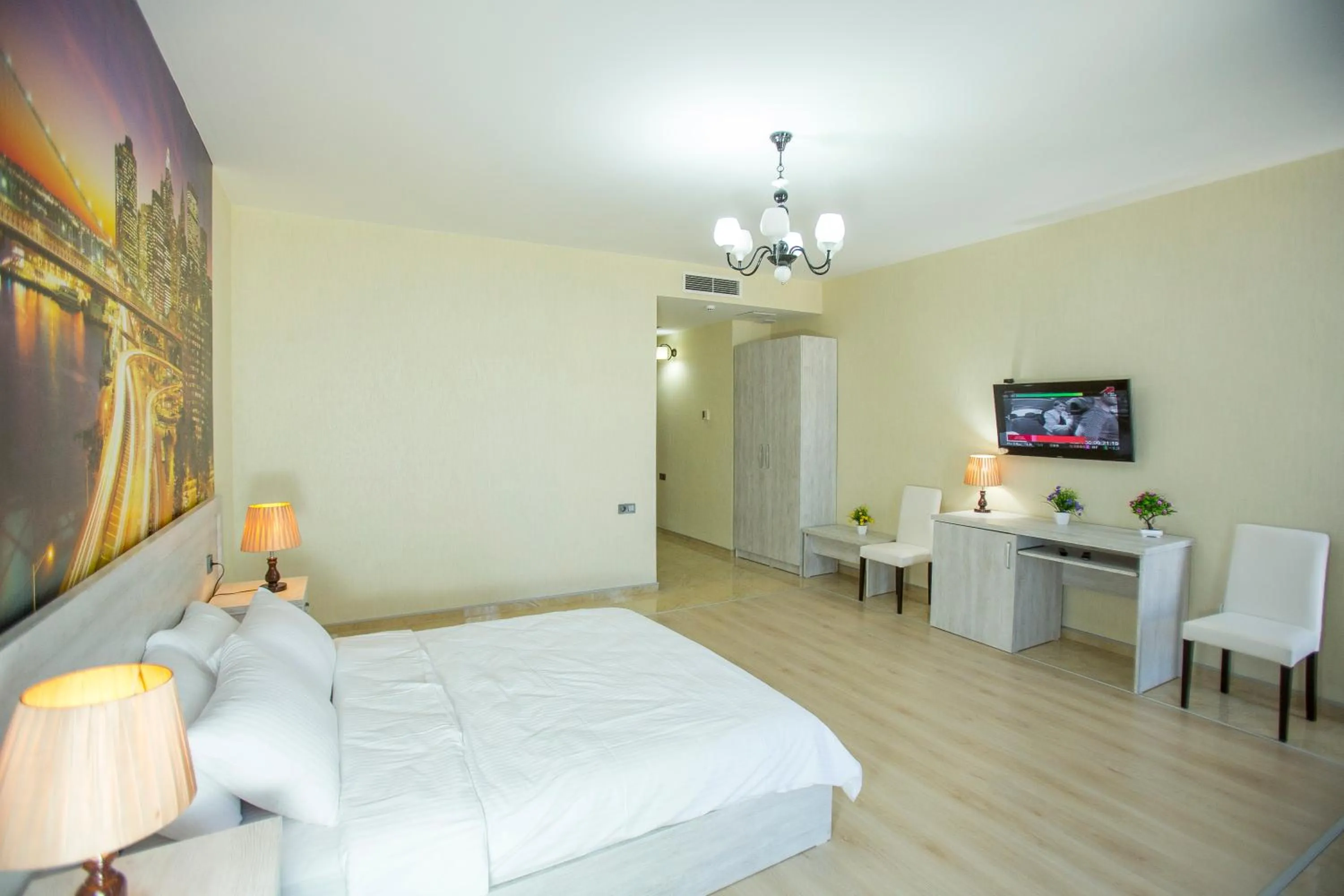 Photo of the whole room, Bed in Ire Palace