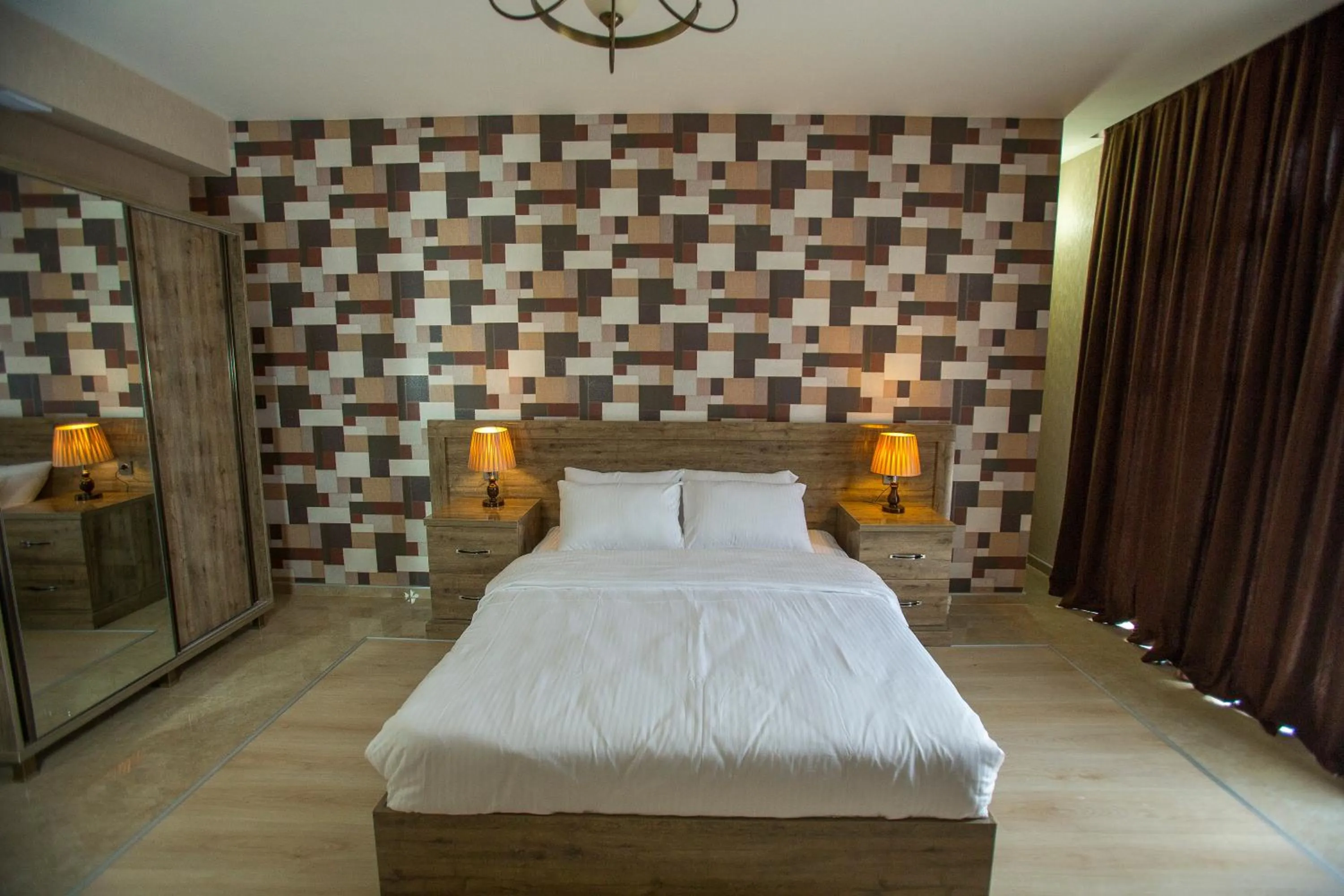 Photo of the whole room, Bed in Ire Palace