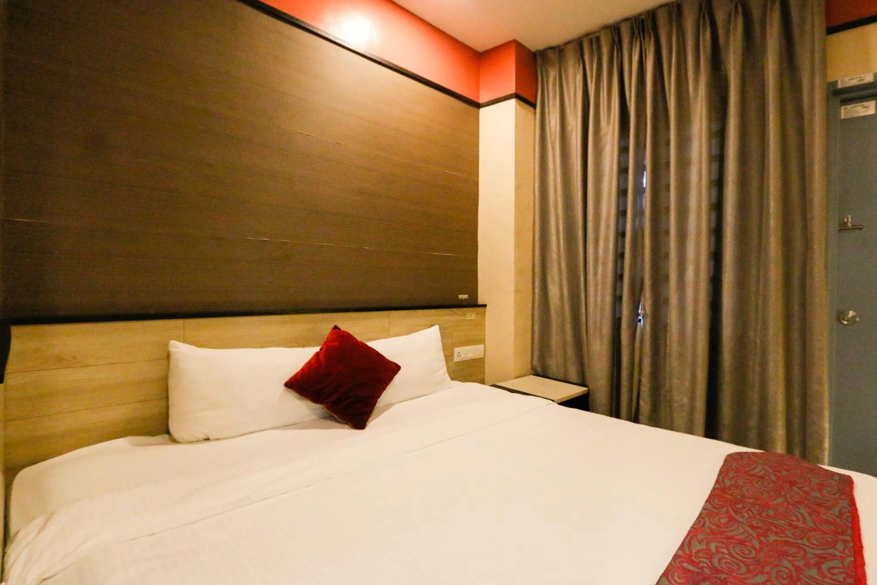 Bed in Golden Roof Hotel, Seri Iskandar