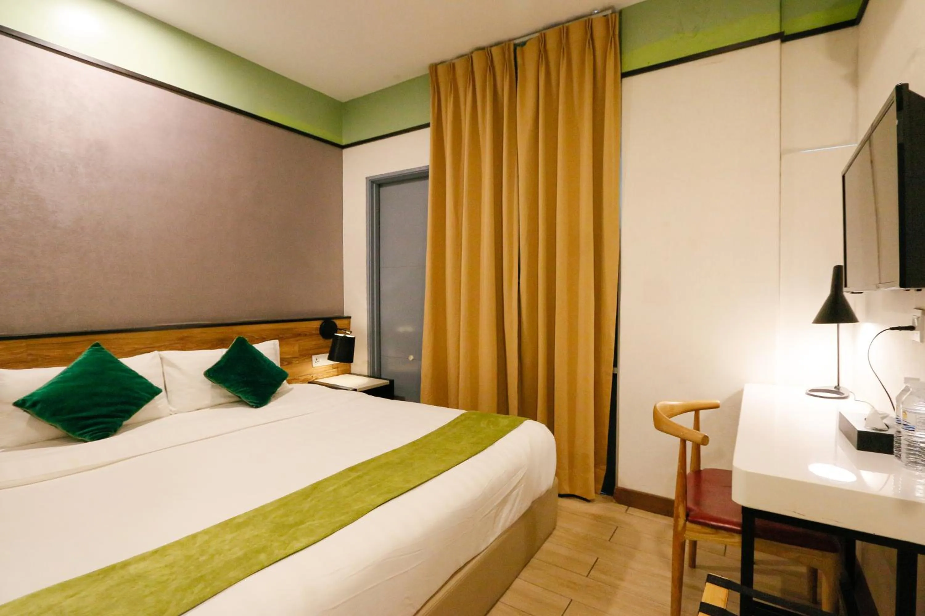 Bedroom, Bed in Golden Roof Hotel, Seri Iskandar