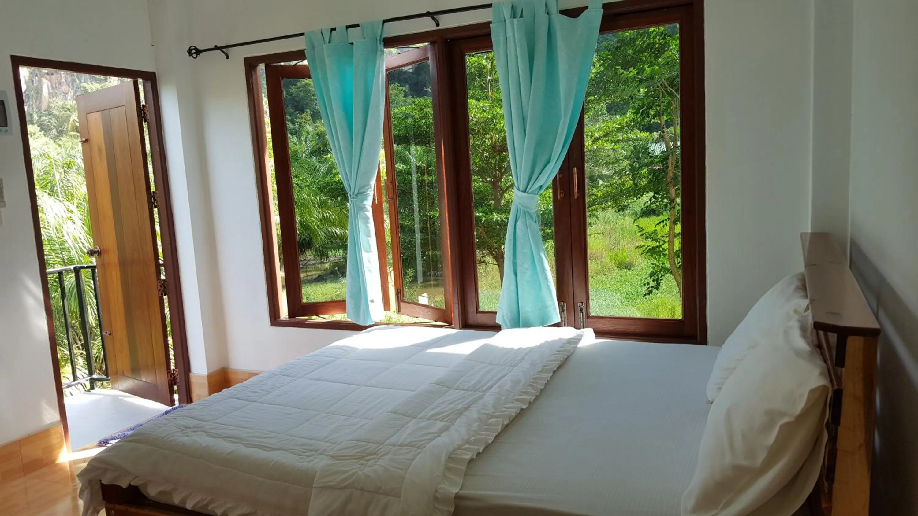 Bed in Sanfhan Resort-SHA Plus