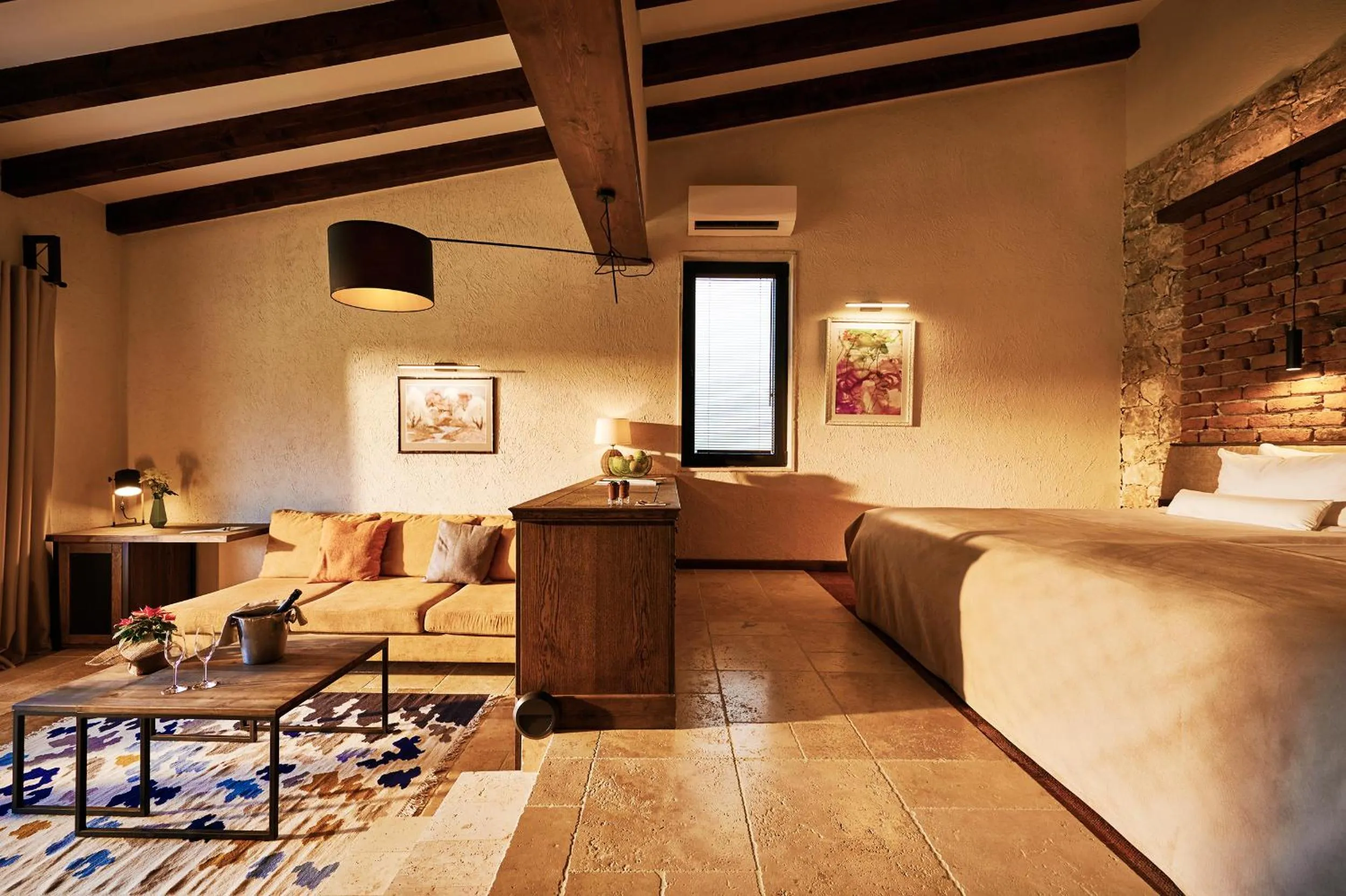 Bed in Zornitza Family Estate Relais & Chateaux