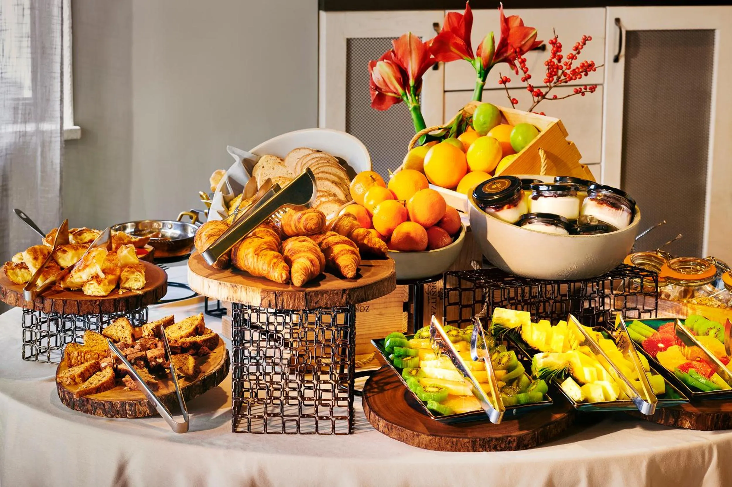 Breakfast in Zornitza Family Estate Relais & Chateaux