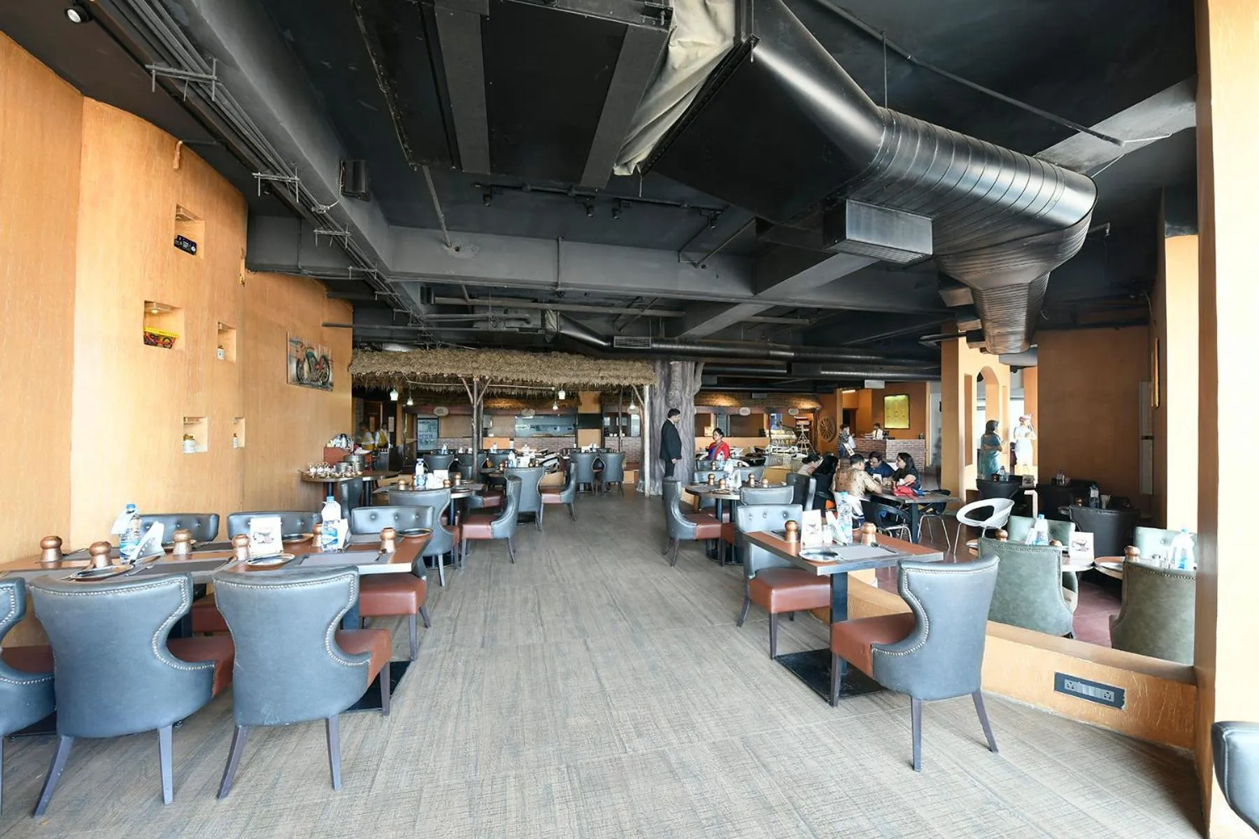 Restaurant/places to eat in Pal Heights Mantra