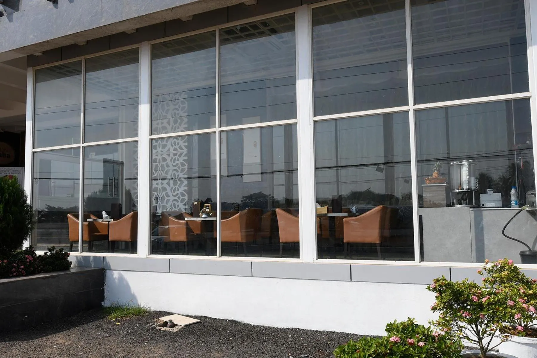 Restaurant/places to eat in Pal Heights Mantra