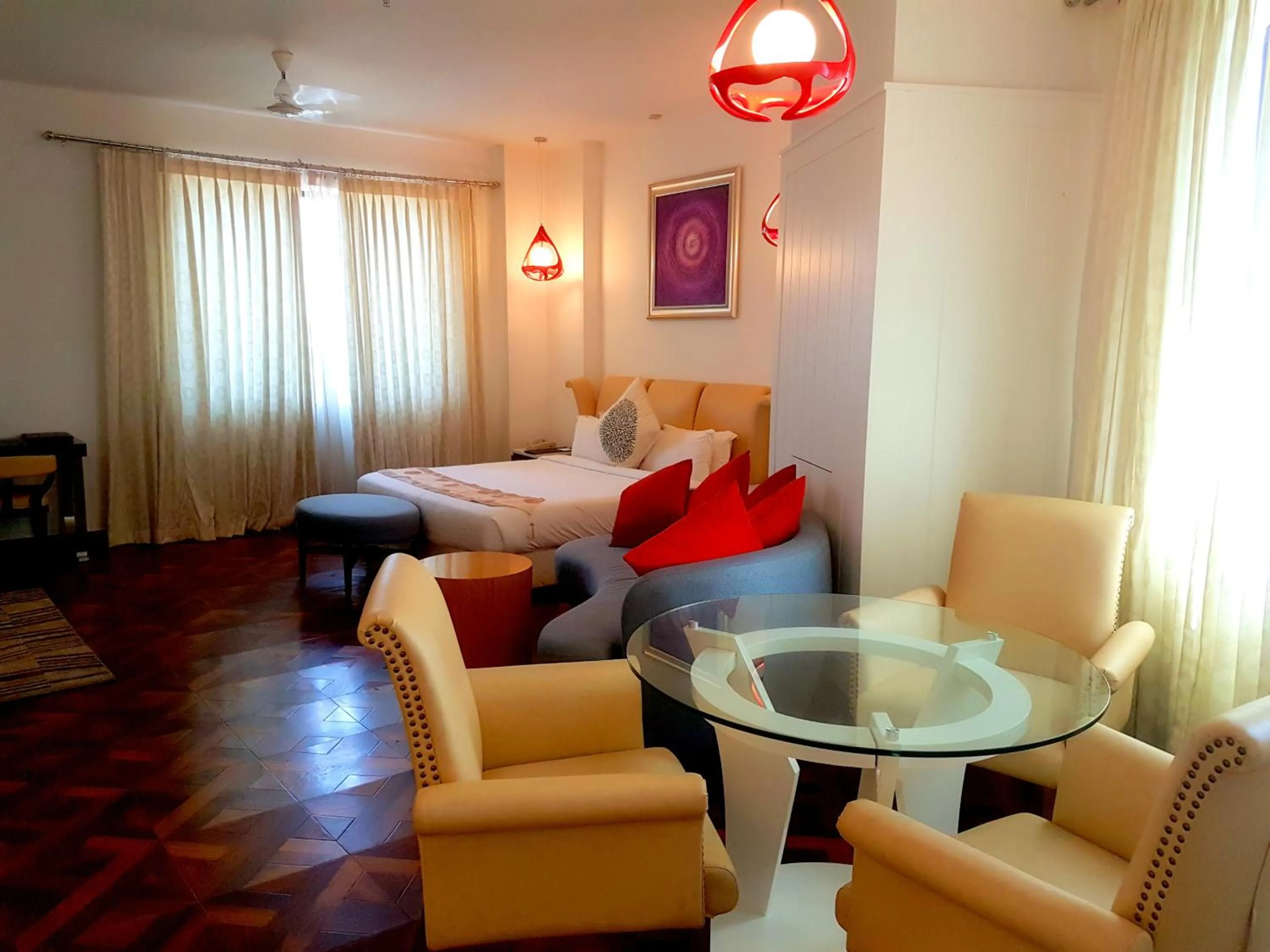 Living room, Bed in Pal Heights Mantra