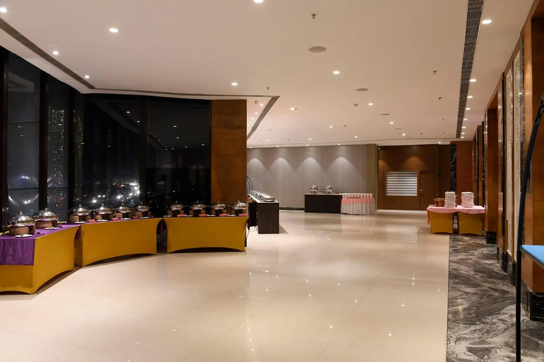 Dining area in Pal Heights Mantra