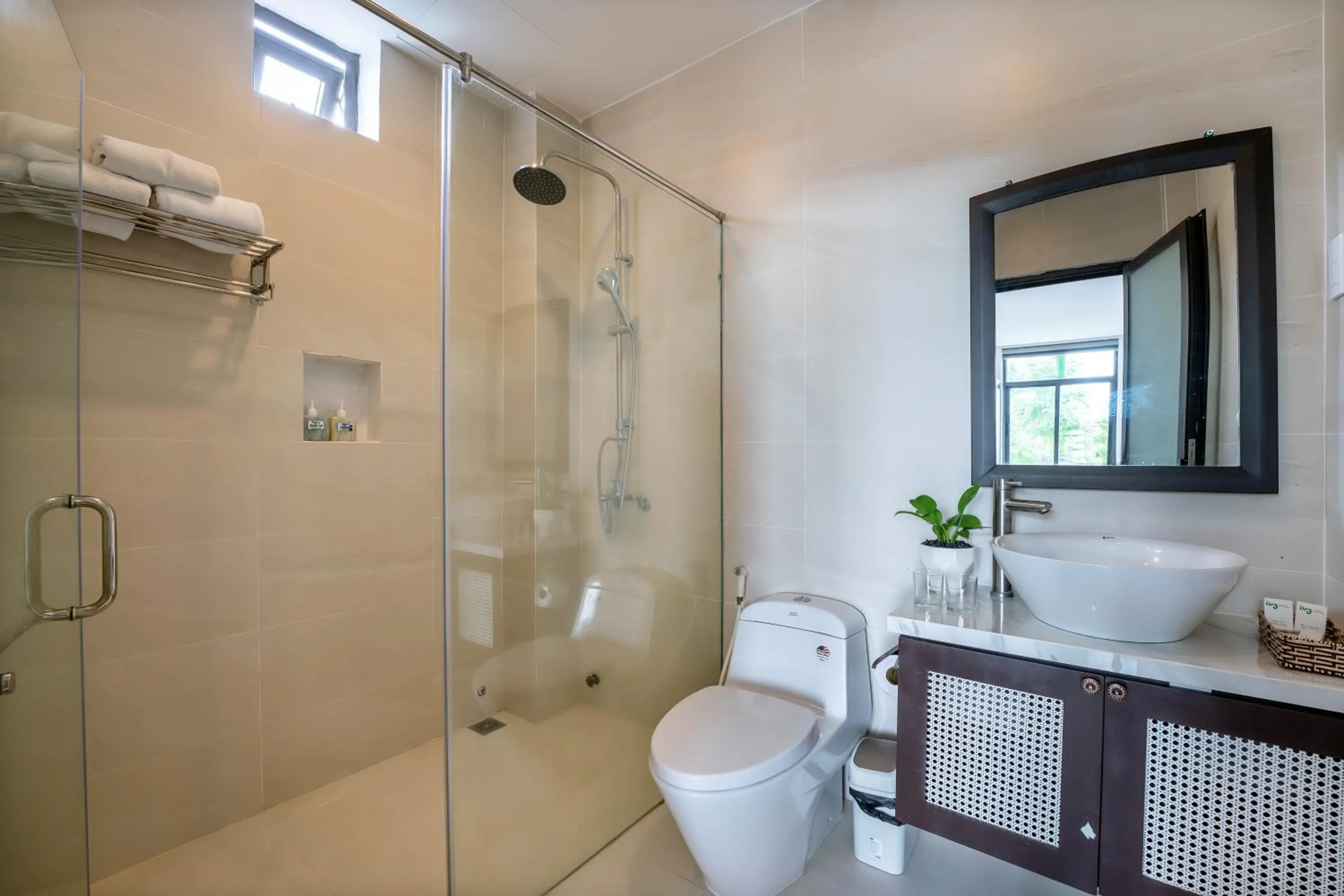 Shower in Hoi An Ivy Hotel