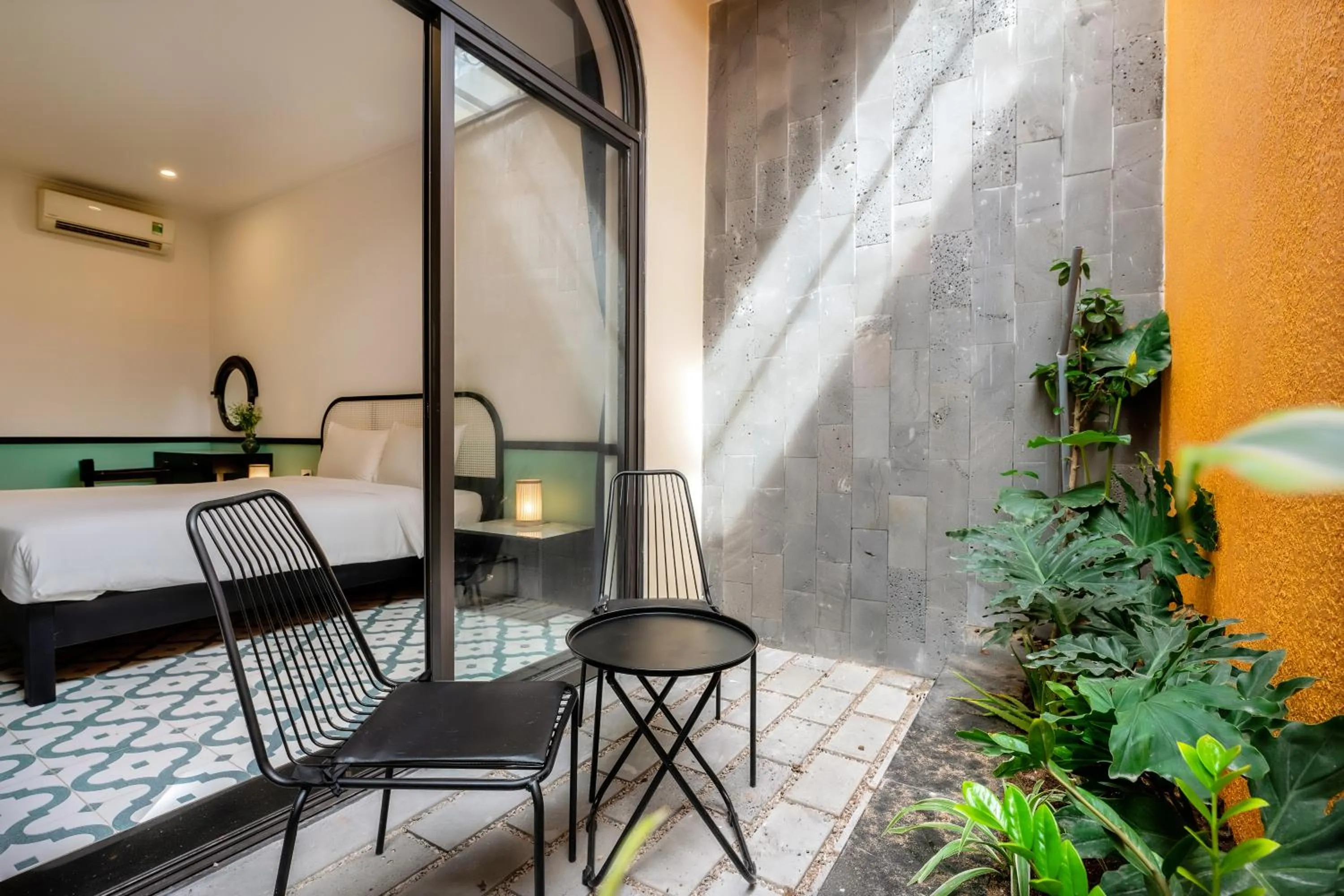 Patio, Bed in Hoi An Ivy Hotel