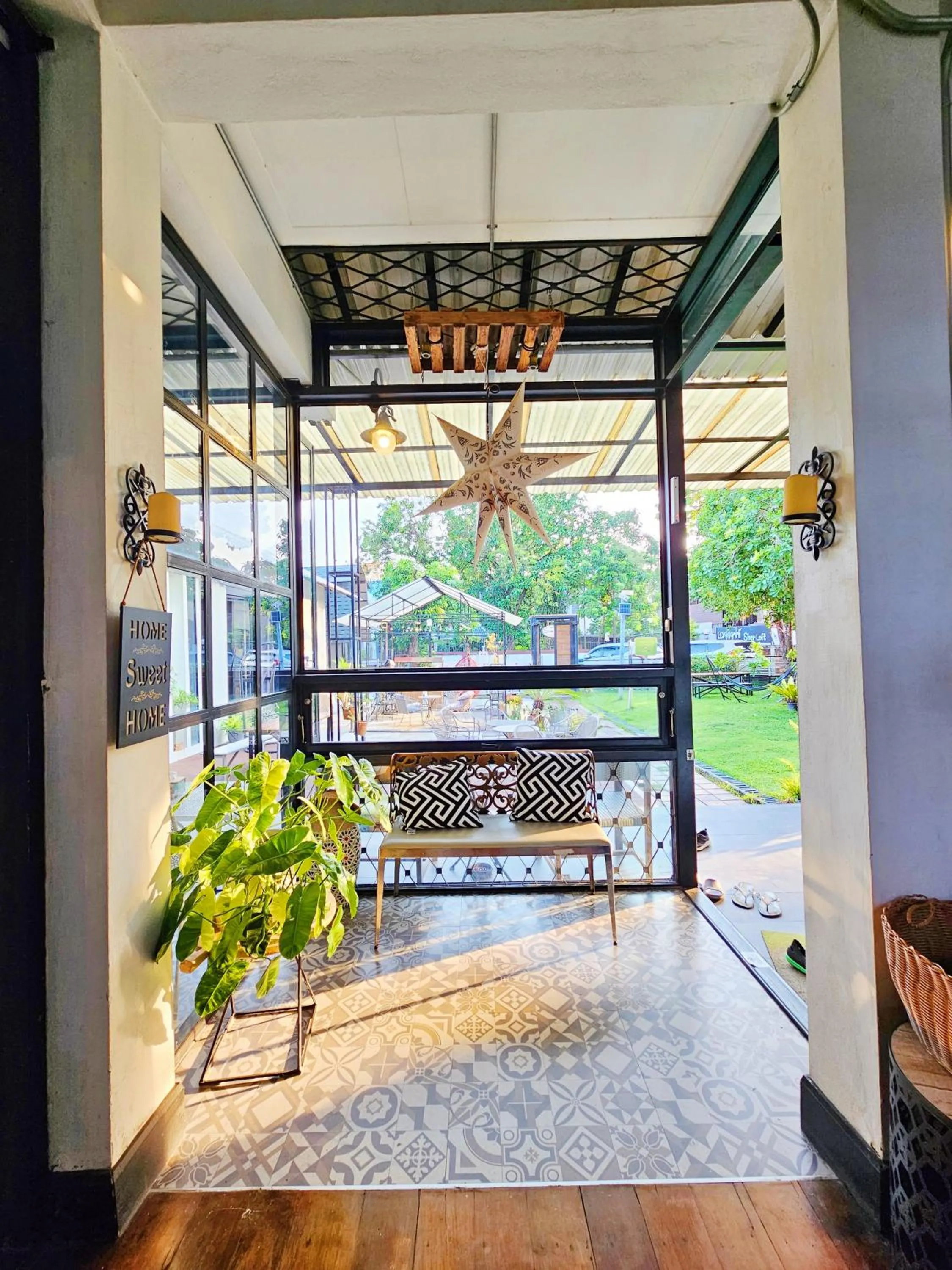 Garden in Sherloft Home & Hostel