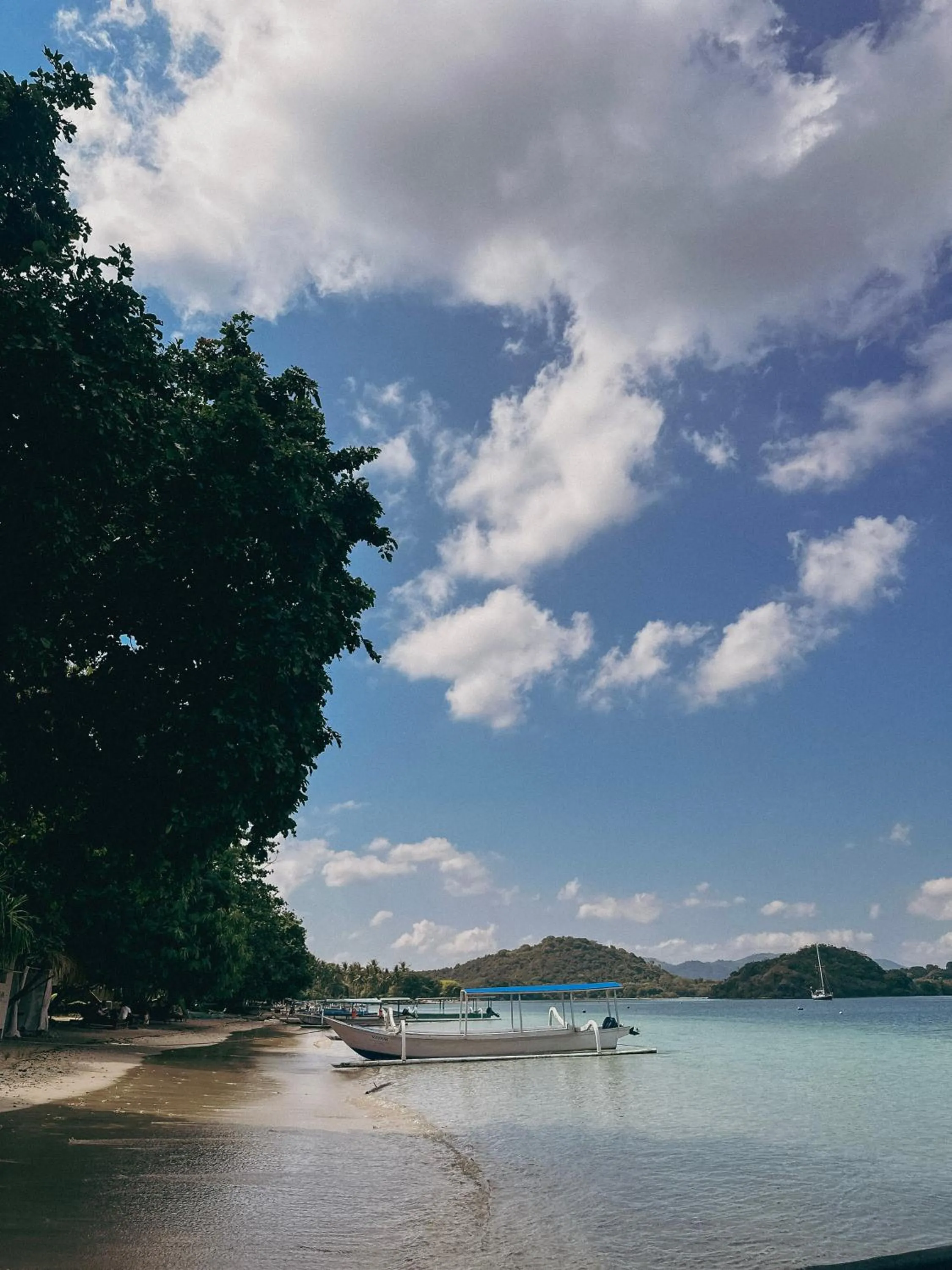 Day in Vayam Boutique Resort Gili Asahan