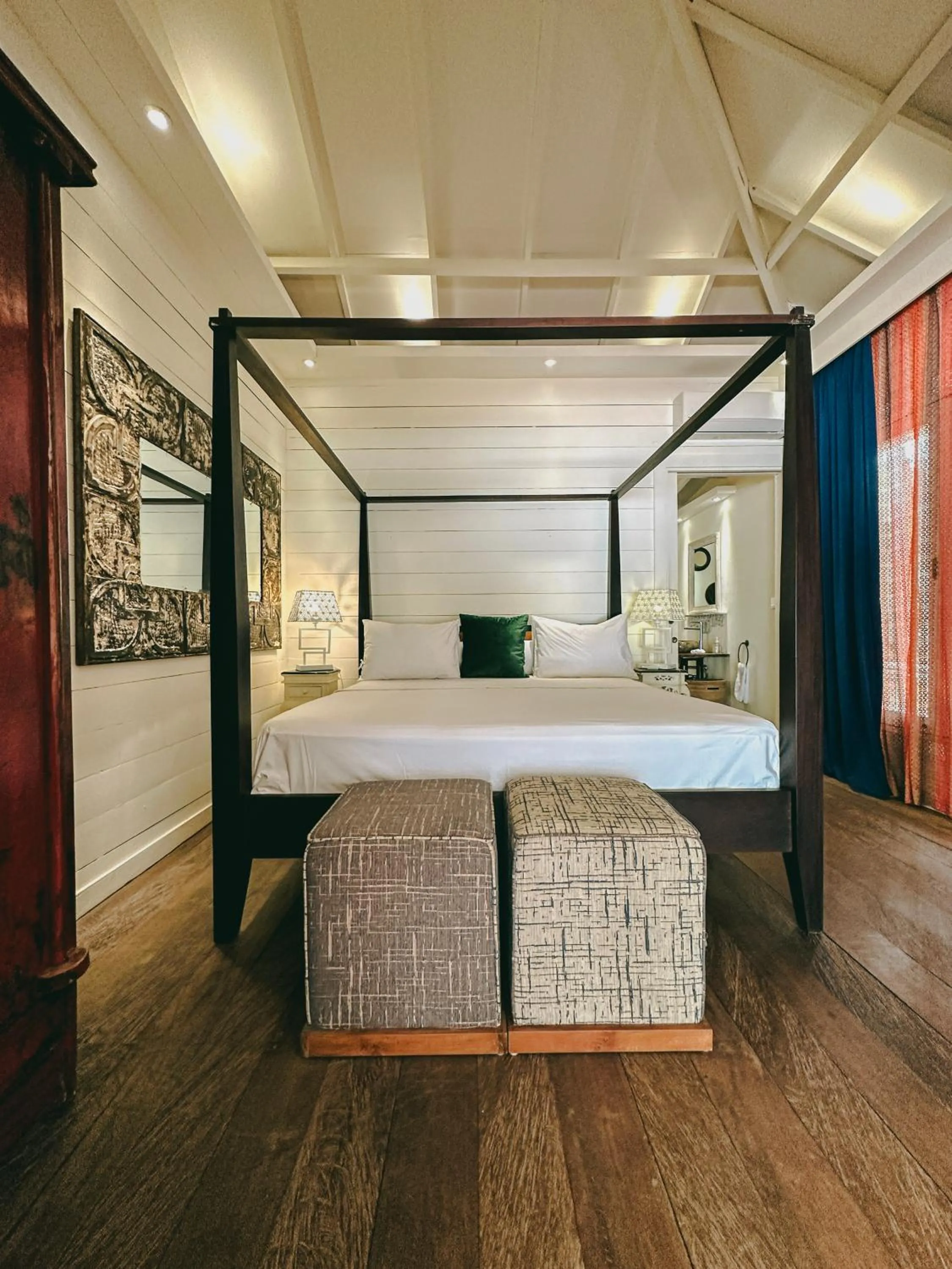 Photo of the whole room, Bed in Vayam Boutique Resort Gili Asahan