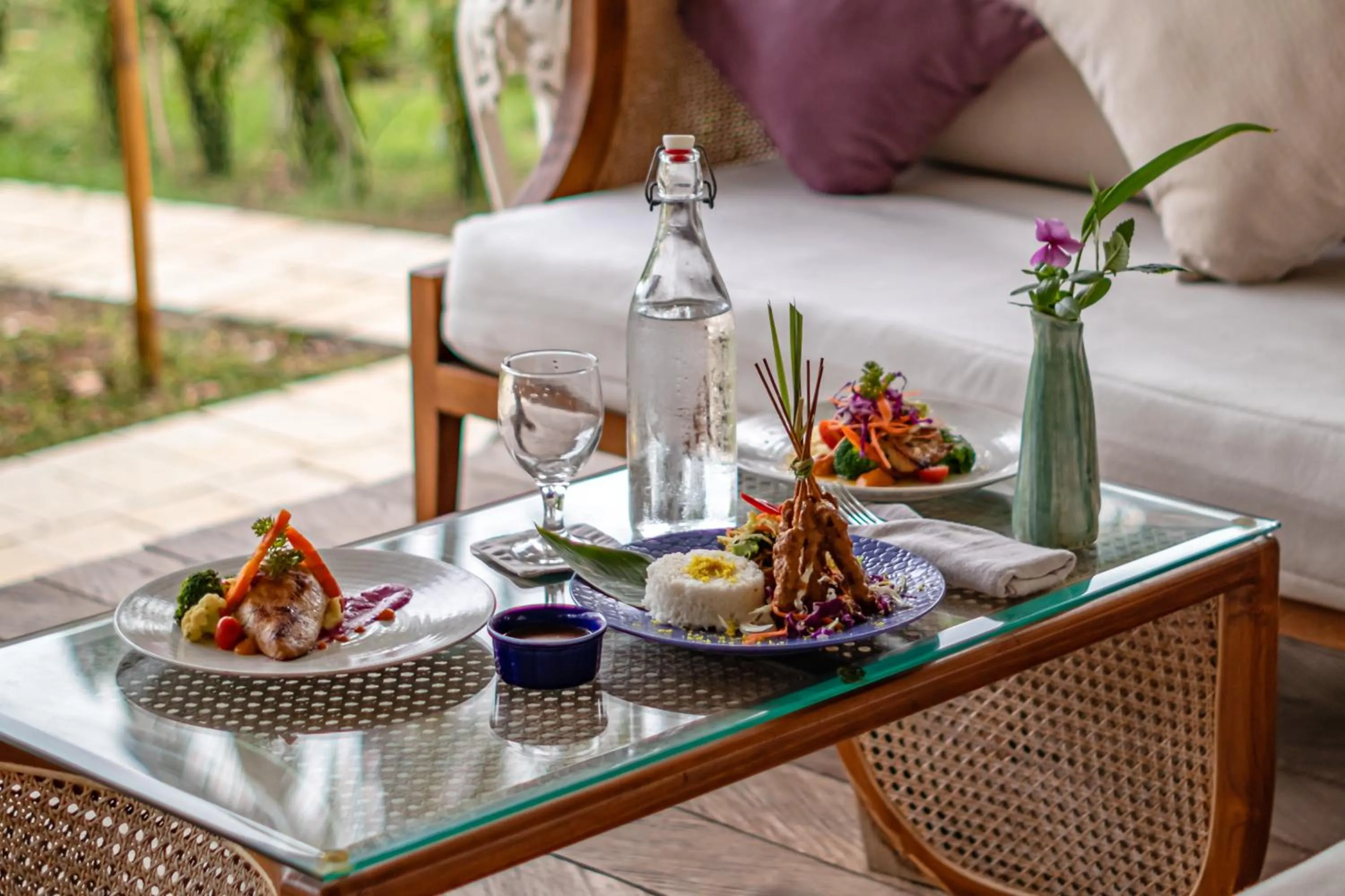 Food and drinks in Vayam Boutique Resort Gili Asahan