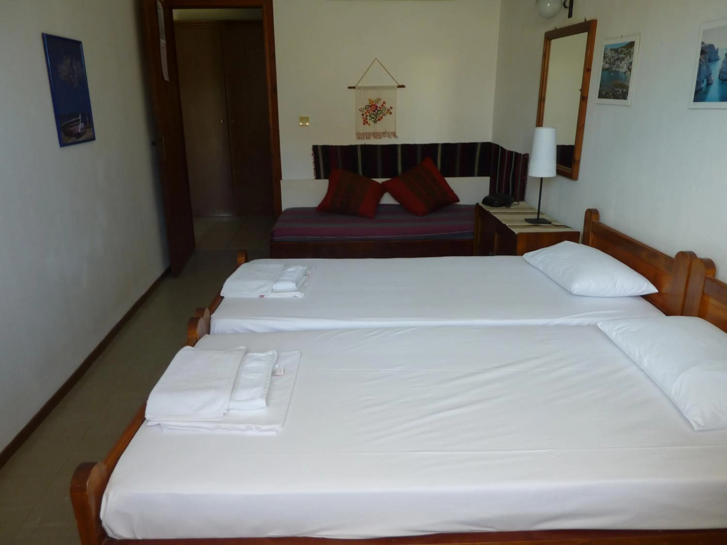 Bedroom, Bed in Villa Oasis