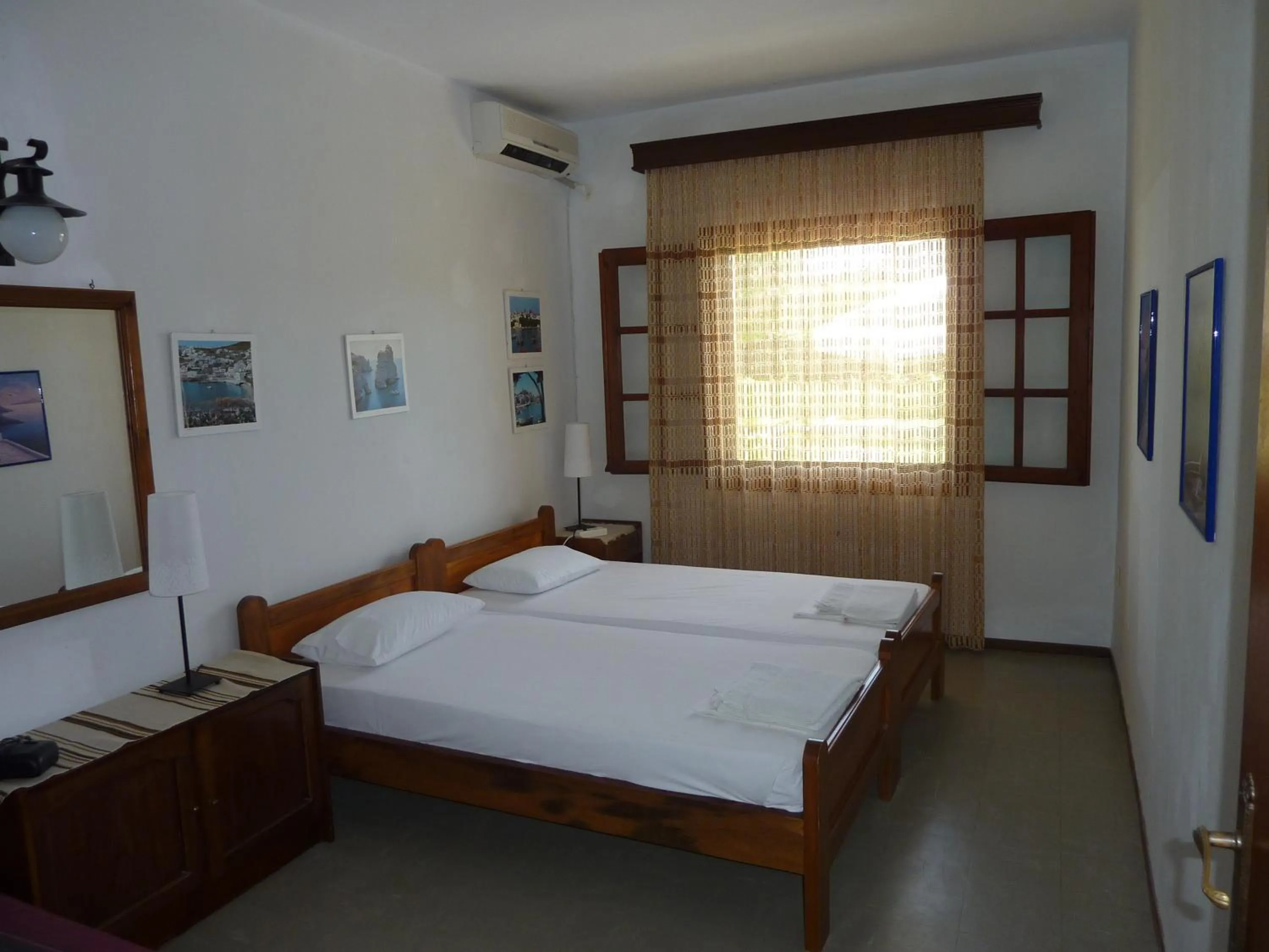 Bedroom, Bed in Villa Oasis