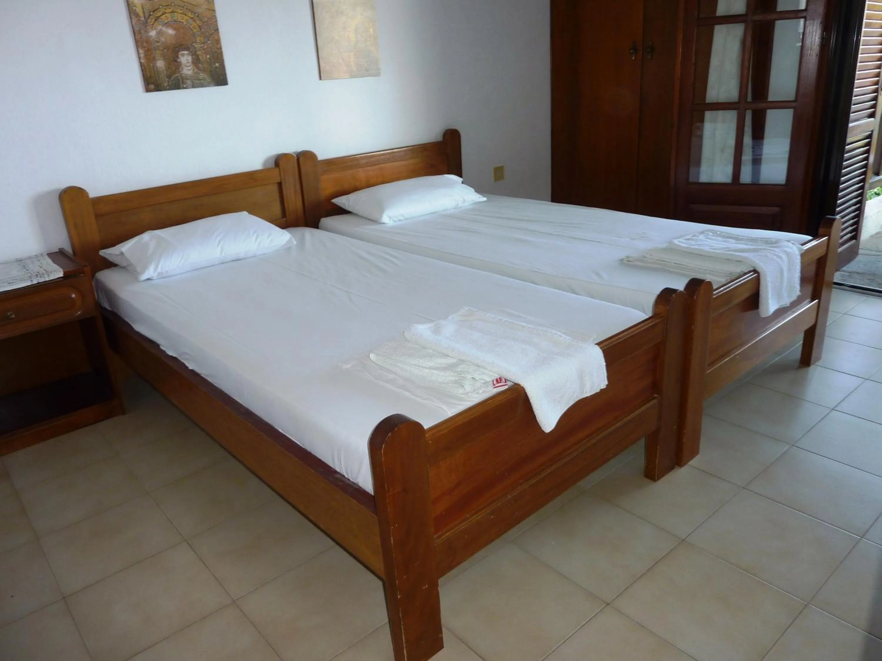 Bedroom, Bed in Villa Oasis