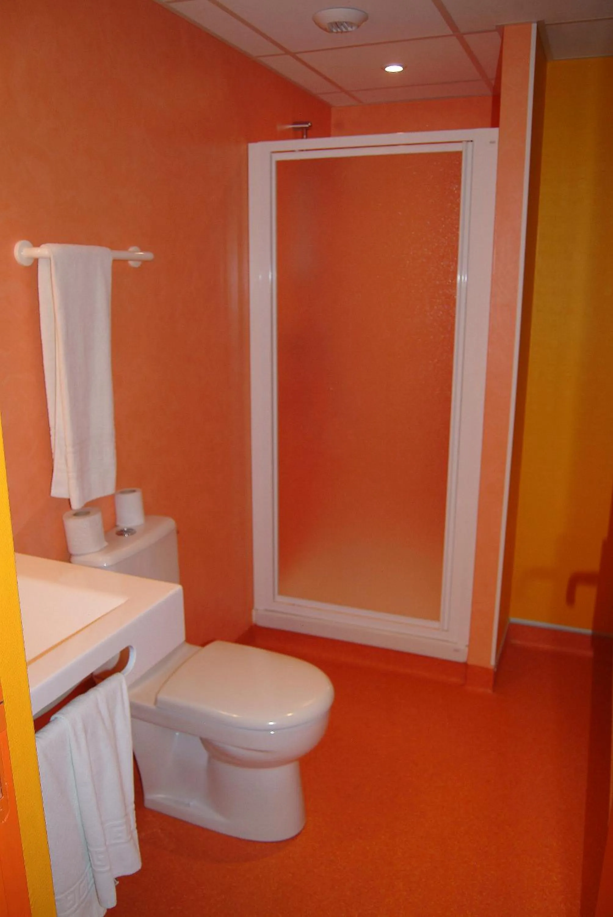 Bathroom in Hôtel Bertrand