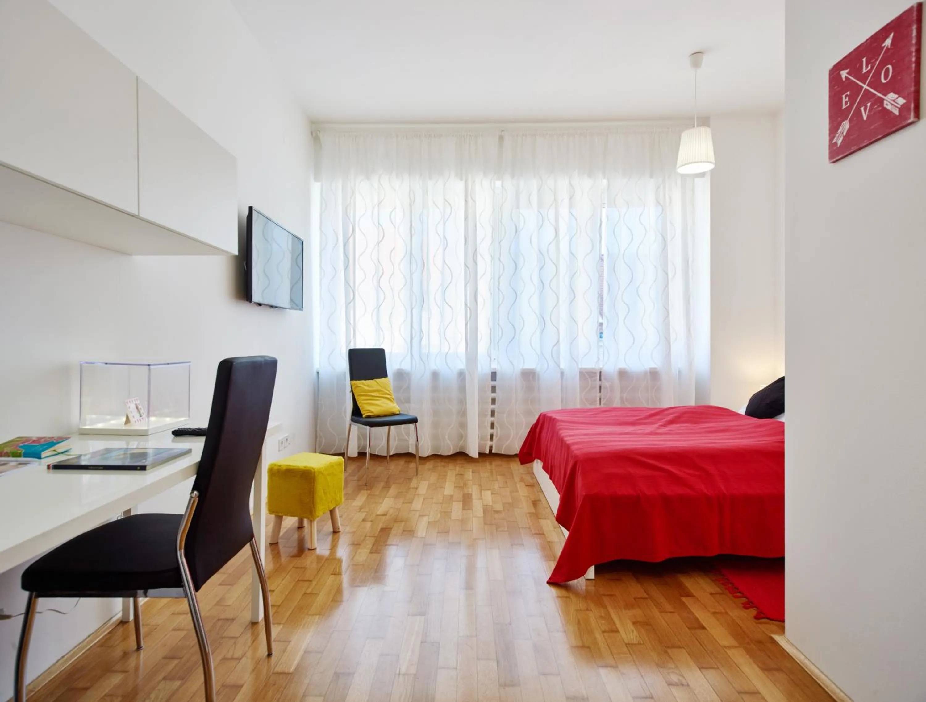 Private Double Room in Stars of Zagreb Apartments