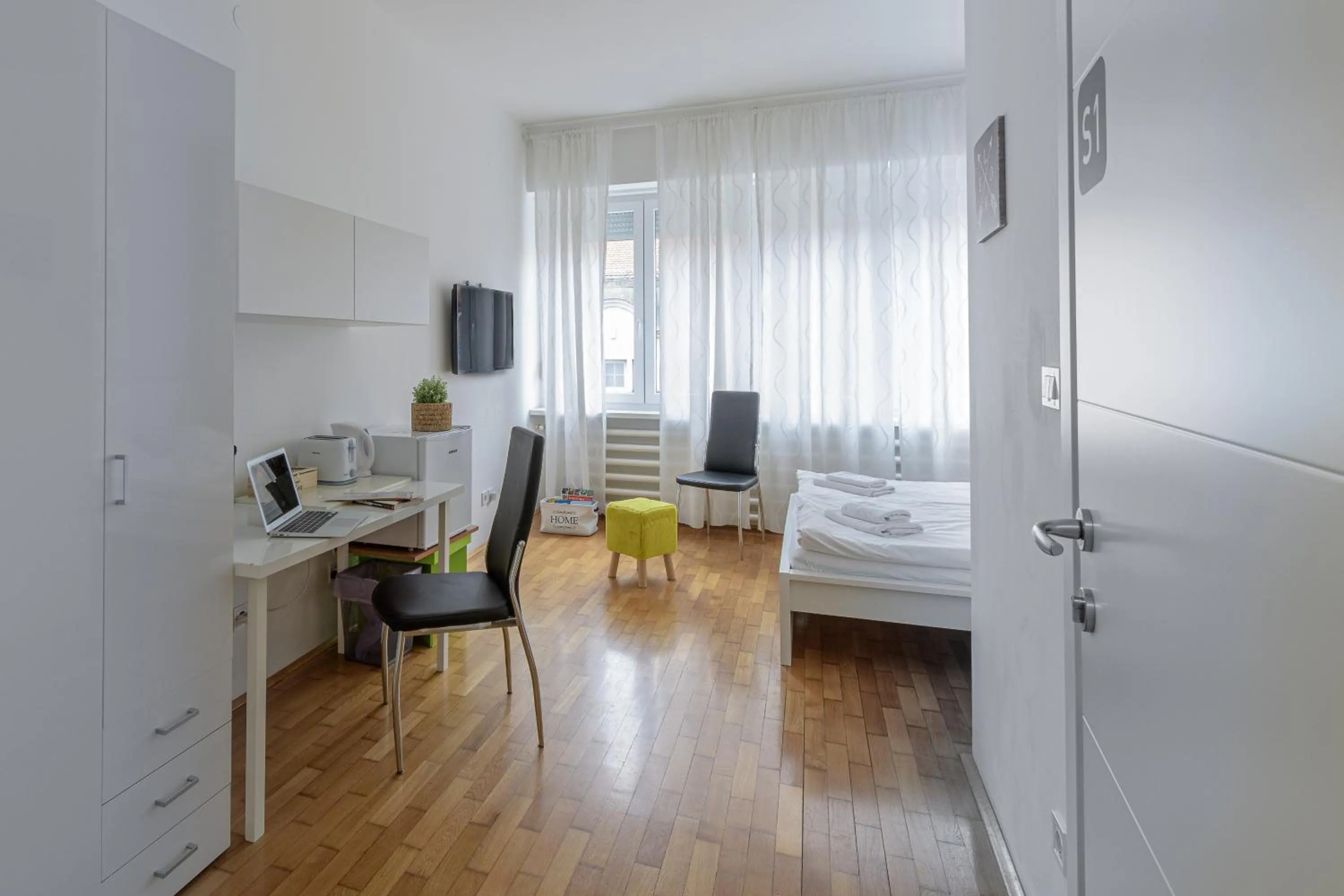 Photo of the whole room, Bed in Stars of Zagreb Apartments