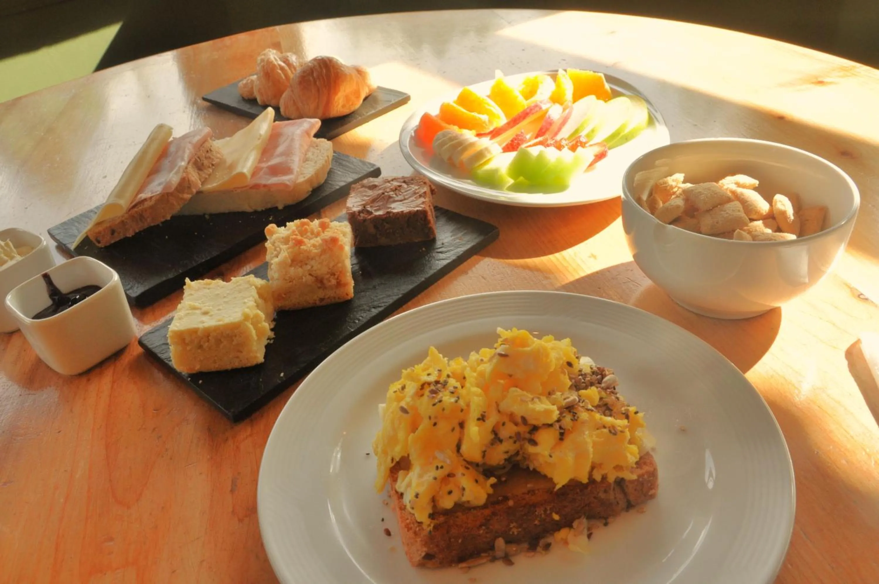 Continental breakfast in Hostería Verde Morada