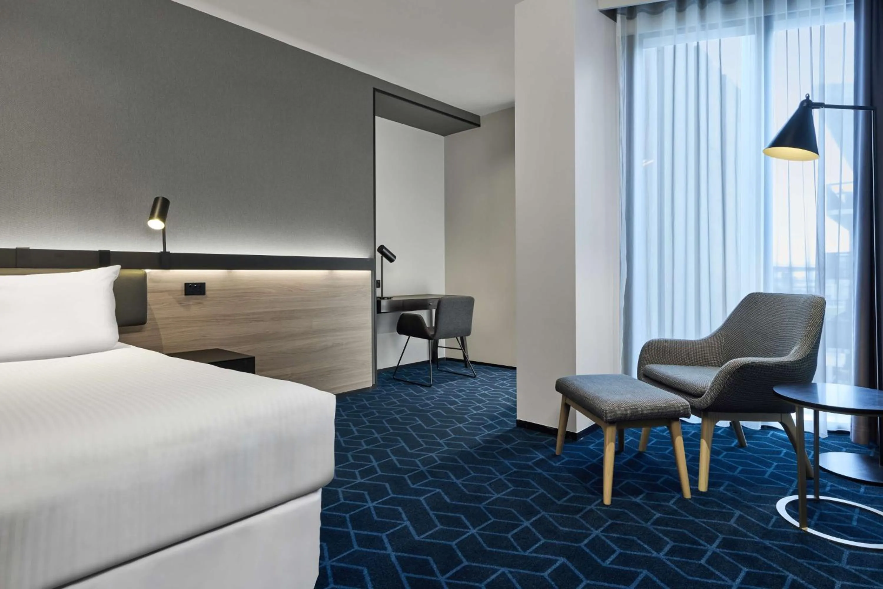 Bedroom, Bed in Four Points by Sheraton Melbourne Docklands
