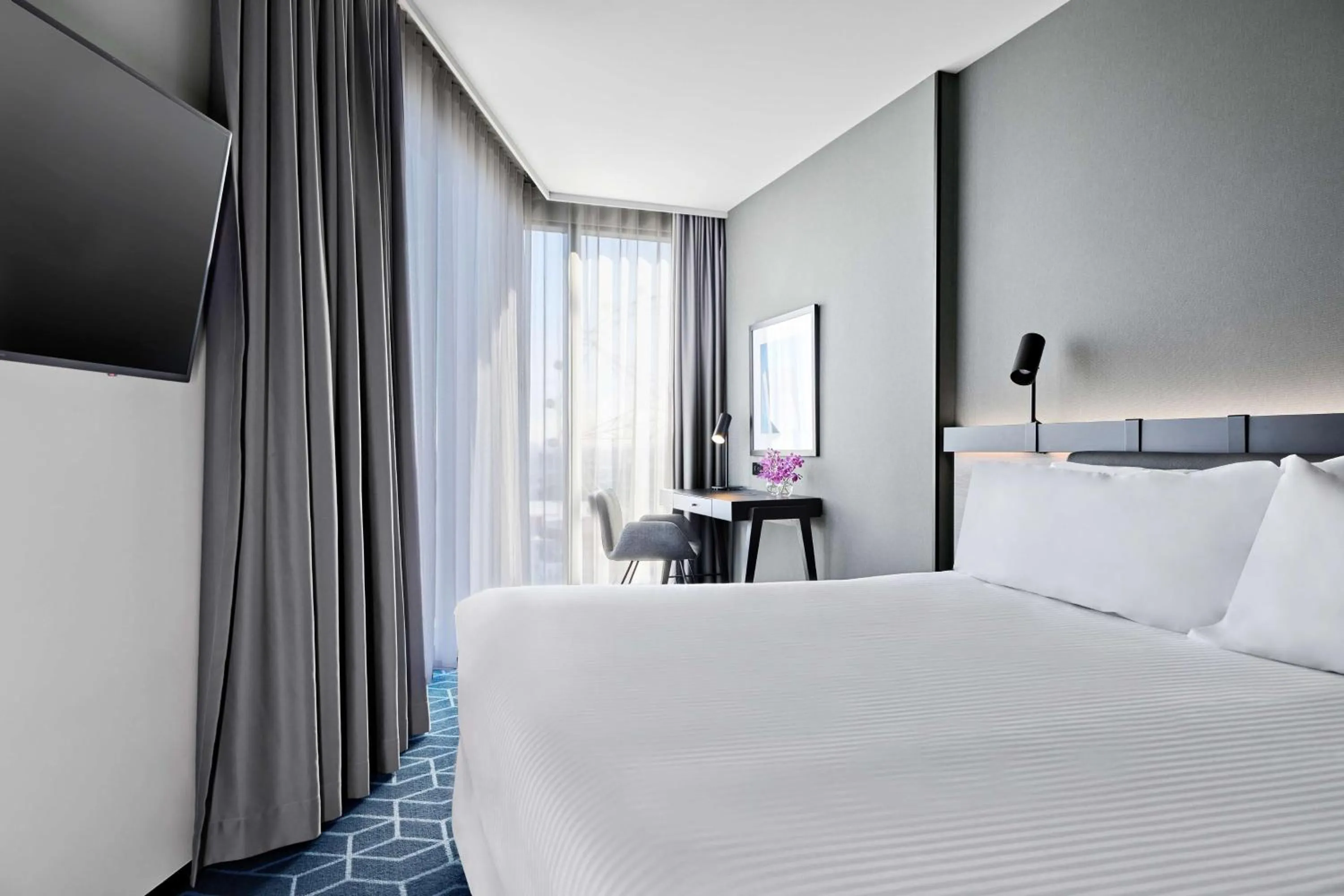 Bedroom, Bed in Four Points by Sheraton Melbourne Docklands