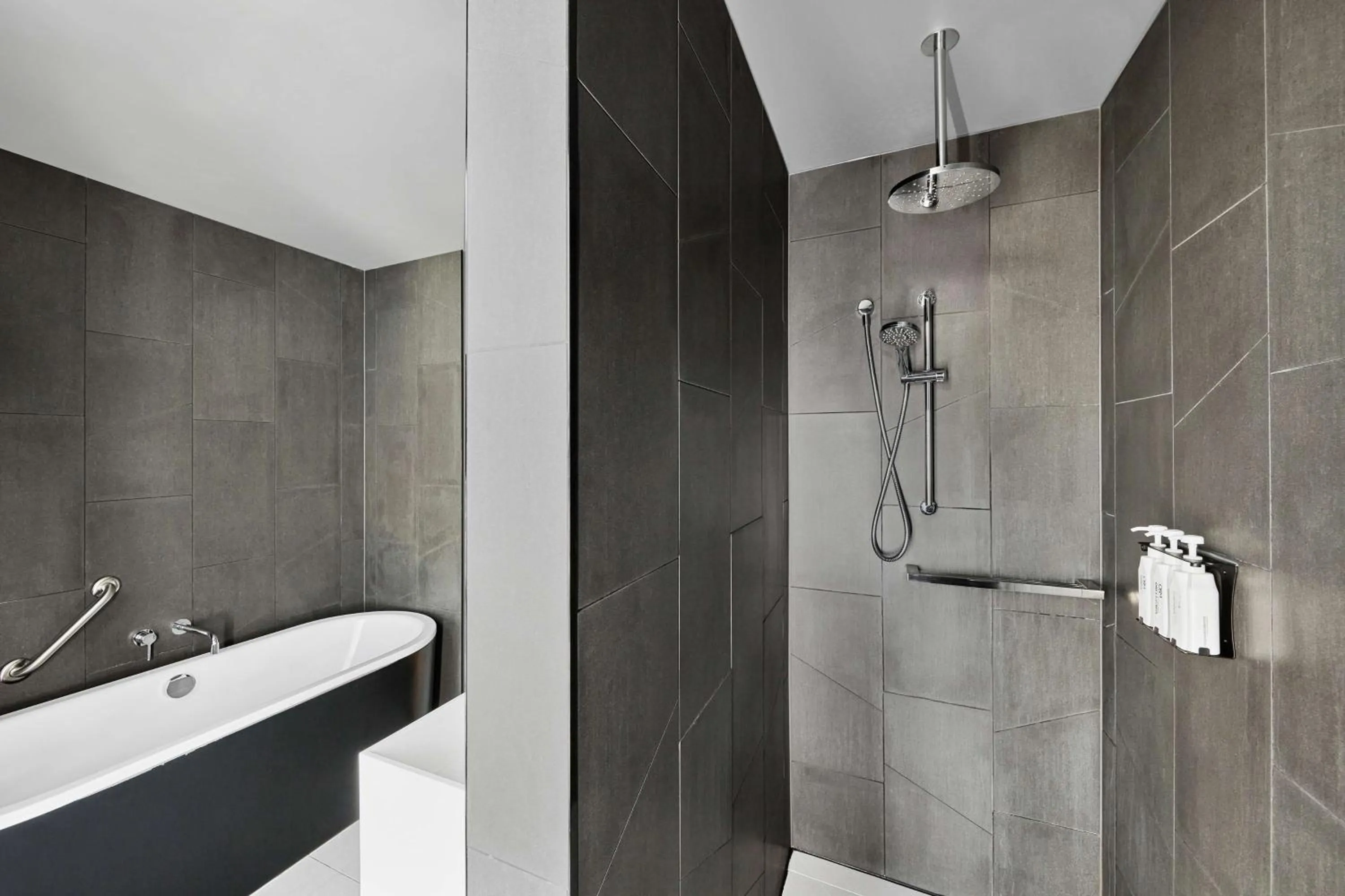 Bathroom in Four Points by Sheraton Melbourne Docklands