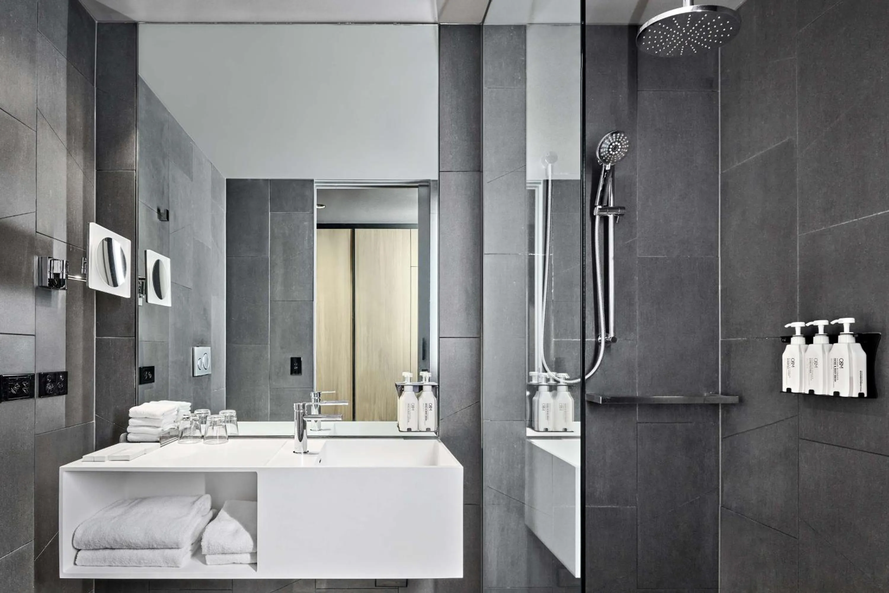 Bathroom in Four Points by Sheraton Melbourne Docklands