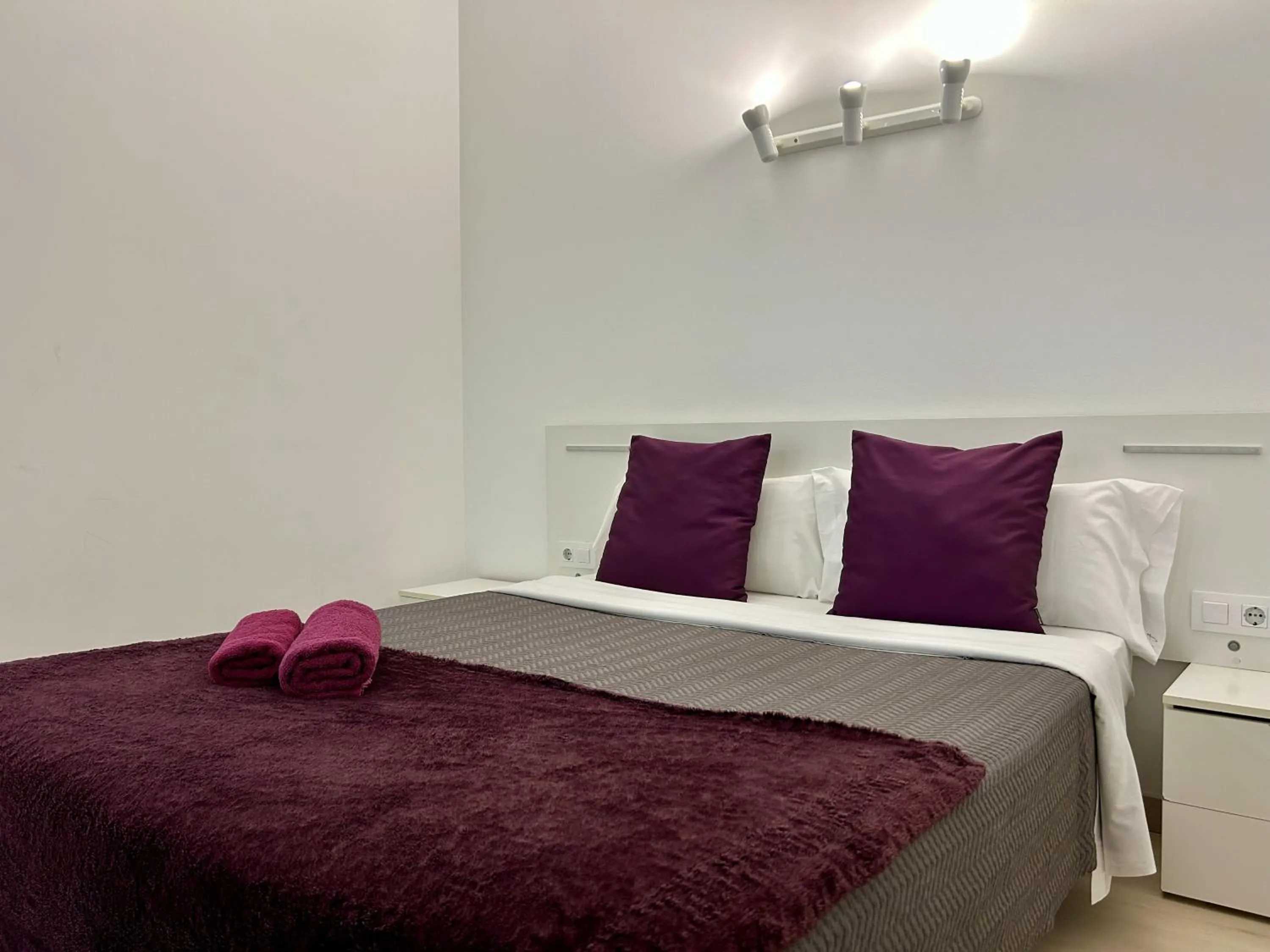 Bedroom, Bed in Apartahotel Baldiri