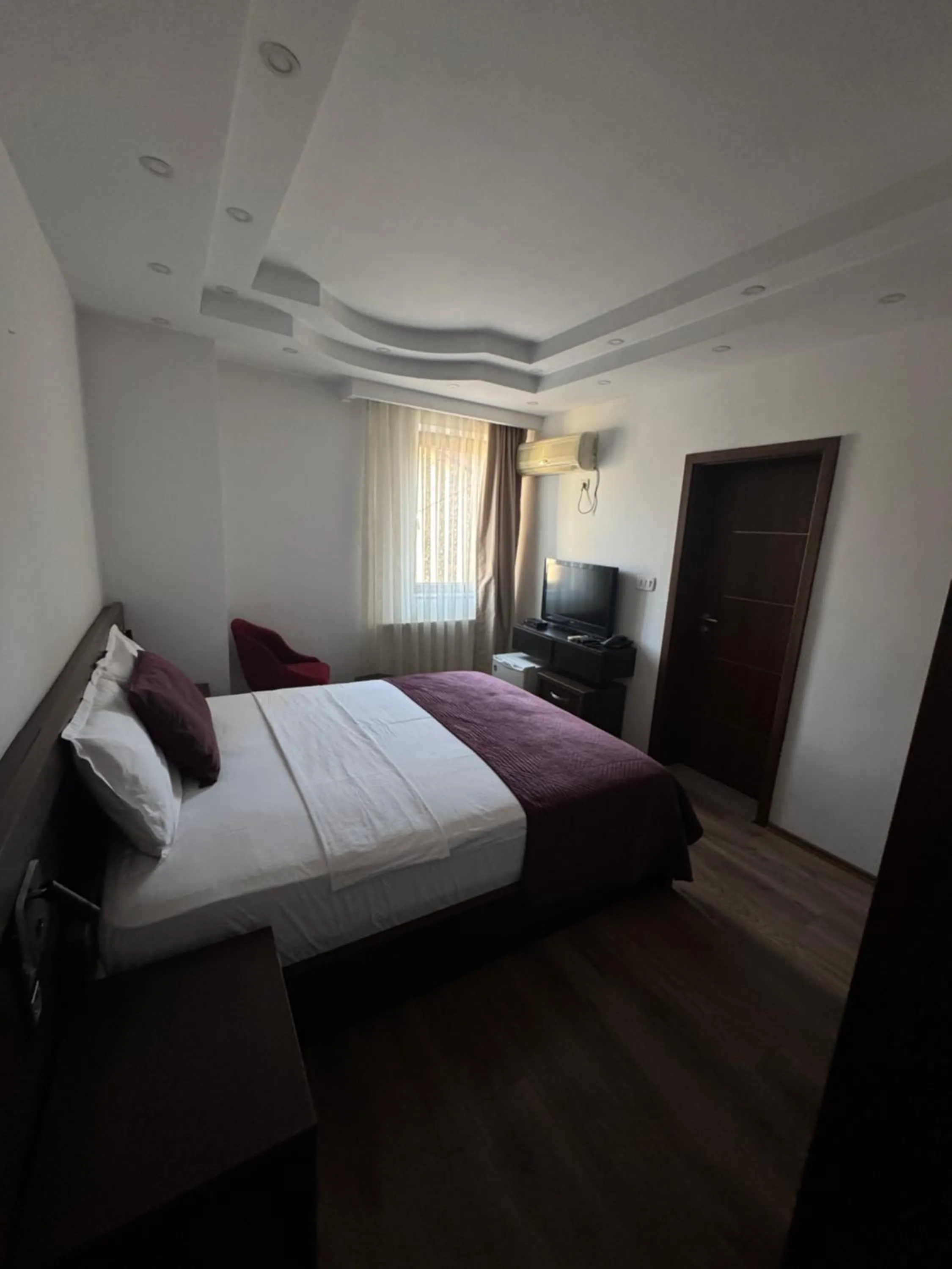 Photo of the whole room, Bed in Hotel Real