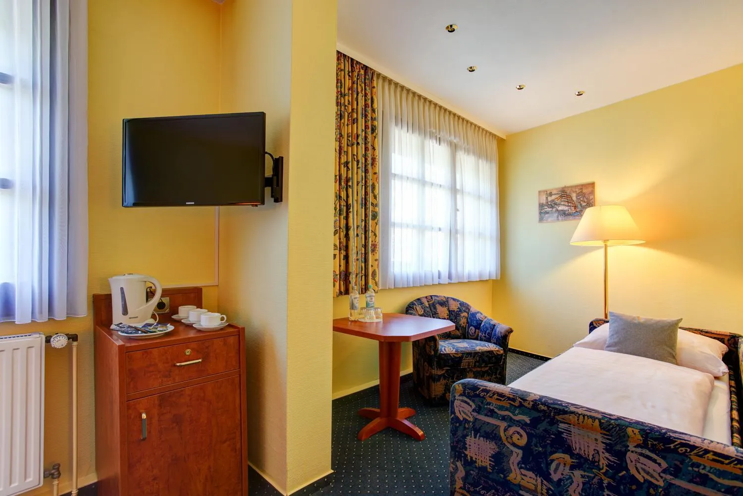 TV and multimedia, Bed in Hotel Elbinsel free parking