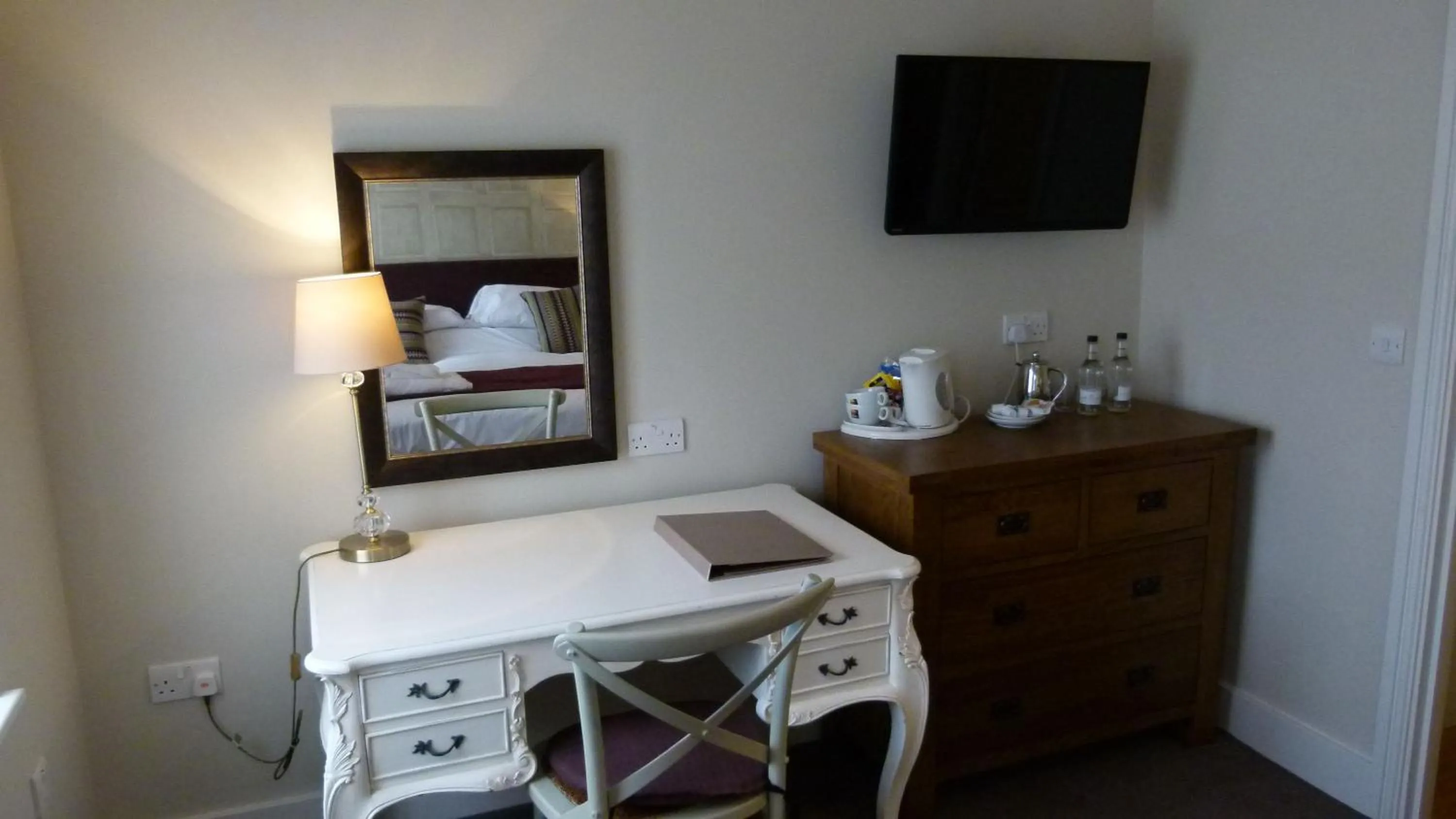 Coffee/tea facilities in The Talbot Hotel